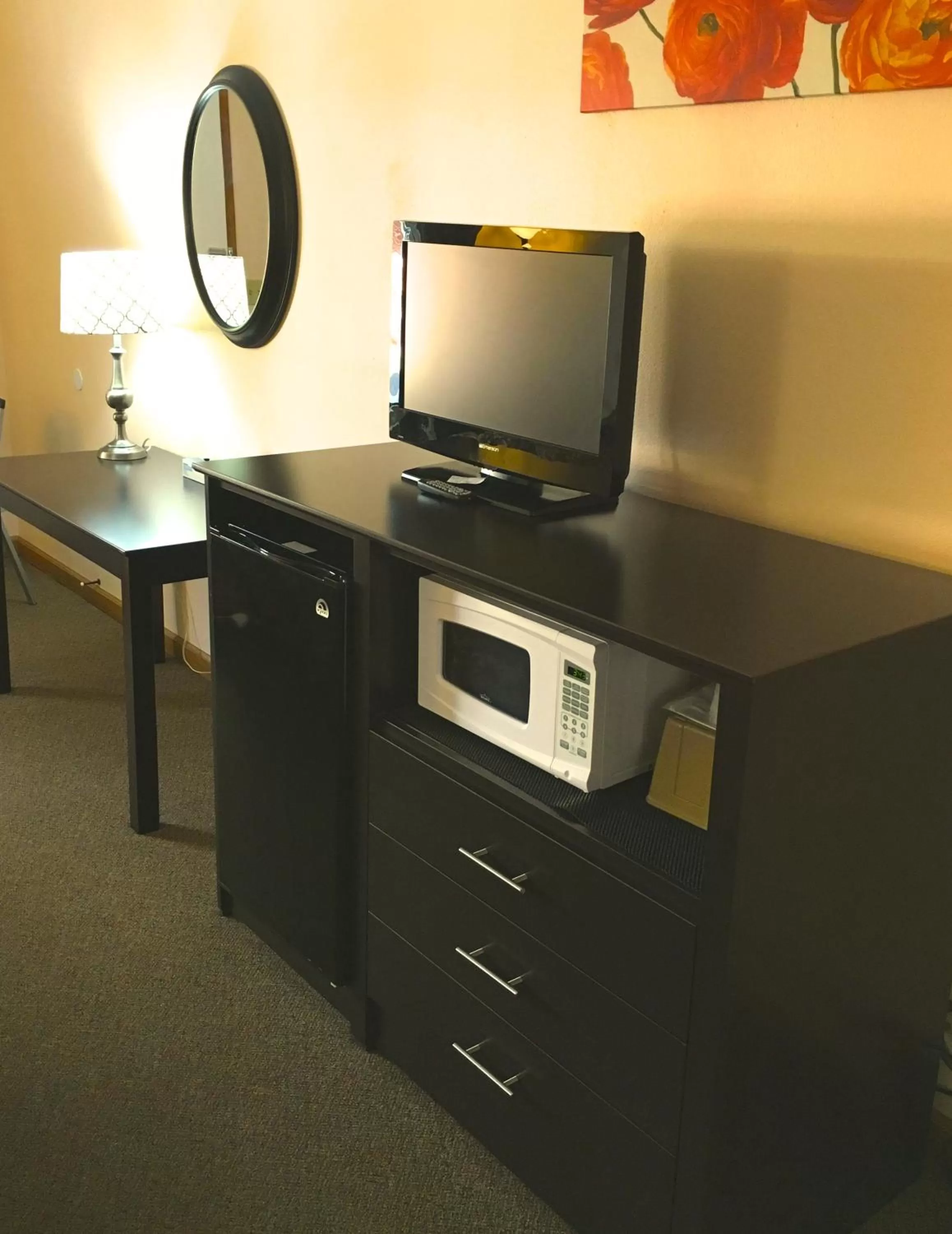 Other, TV/Entertainment Center in Oak Mar Motel