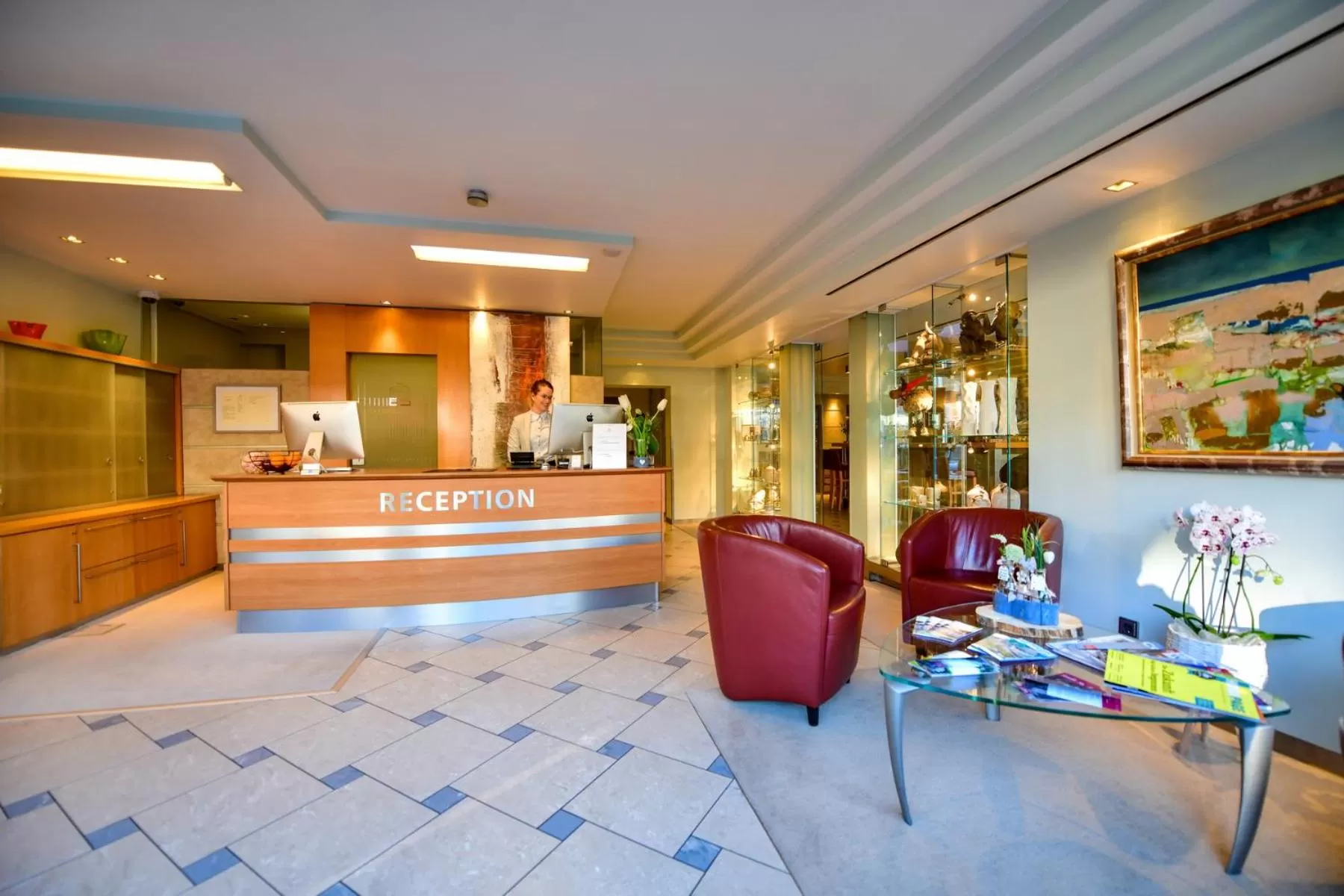 Lobby or reception in STADT HOTEL Iserlohn
