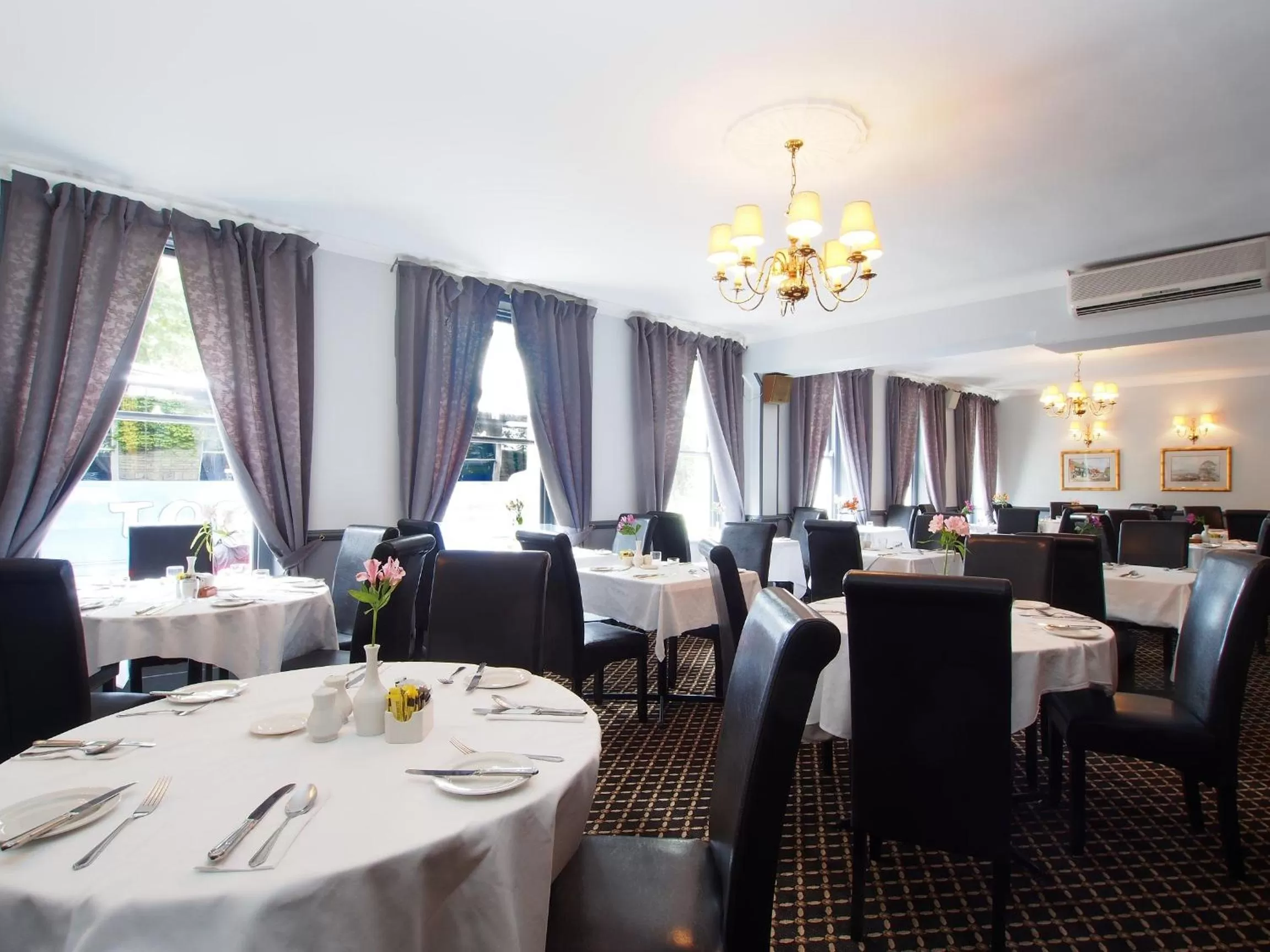 Restaurant/places to eat in The Chatsworth Hotel