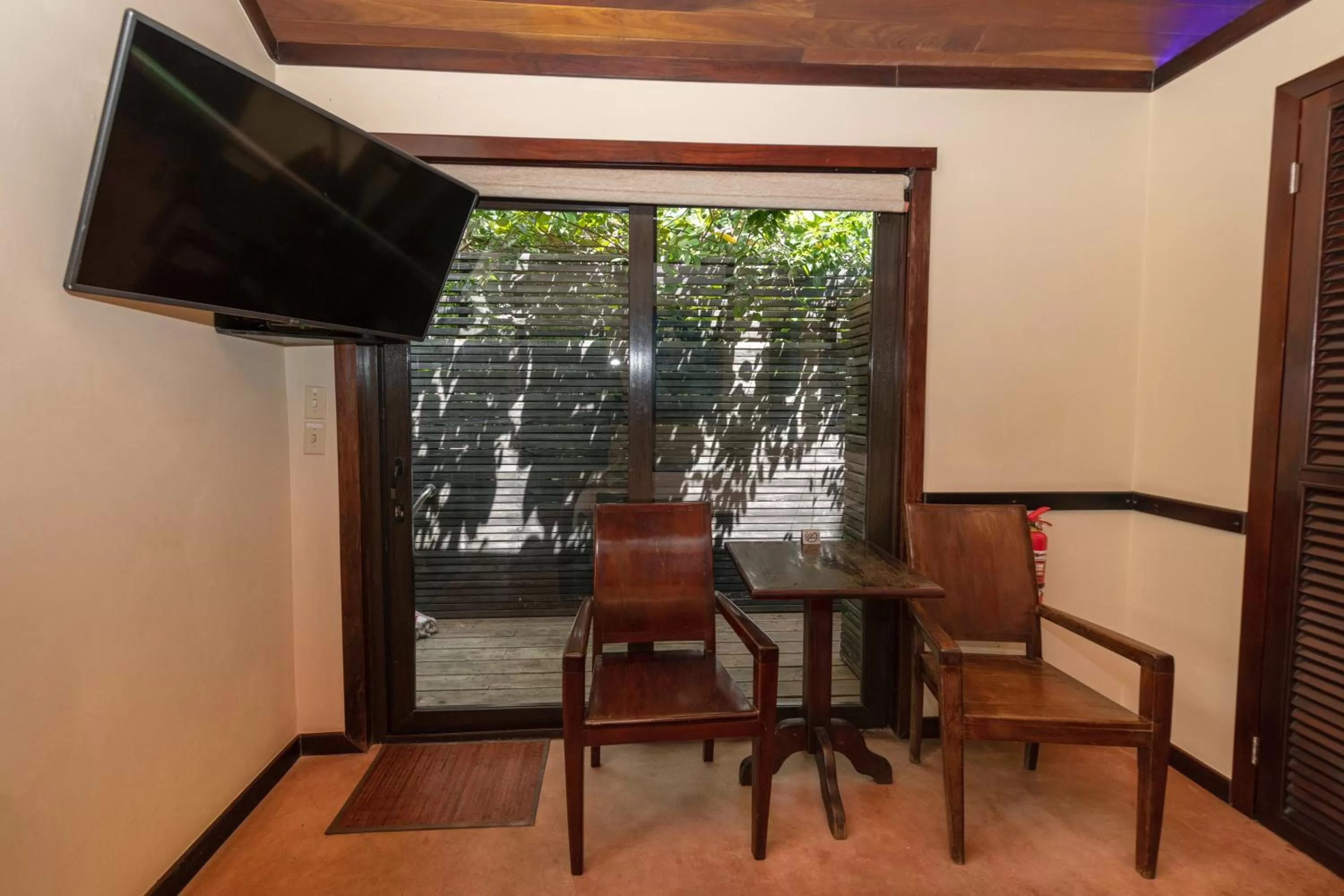 TV and multimedia in PUR Boutique Cabanas, Adults Only