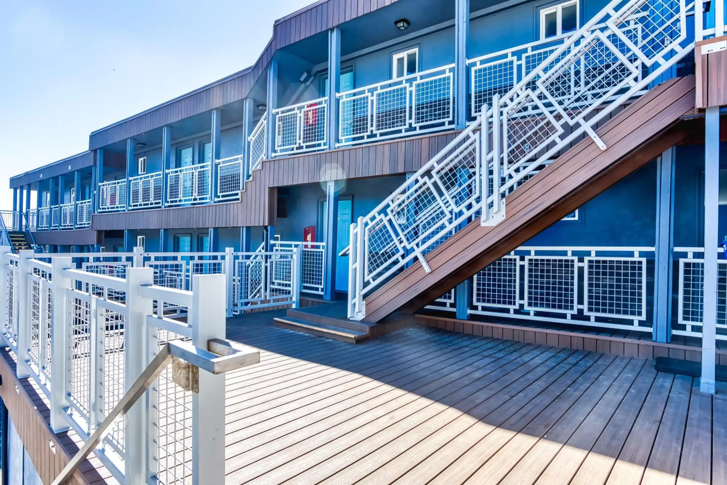 Property Building in Seagull Beachfront Inn