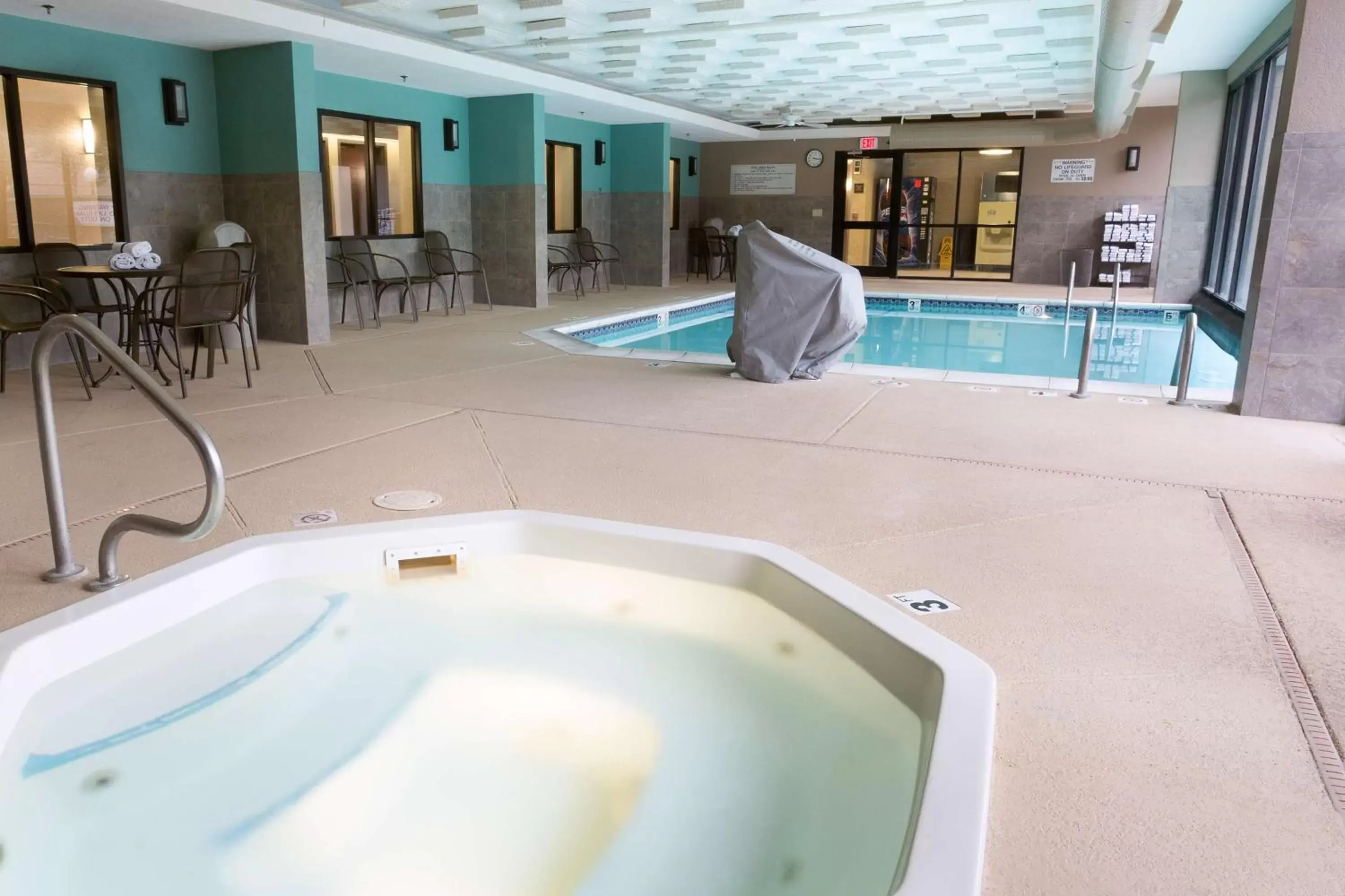 Activities, Swimming Pool in Drury Inn & Suites Houston Sugar Land