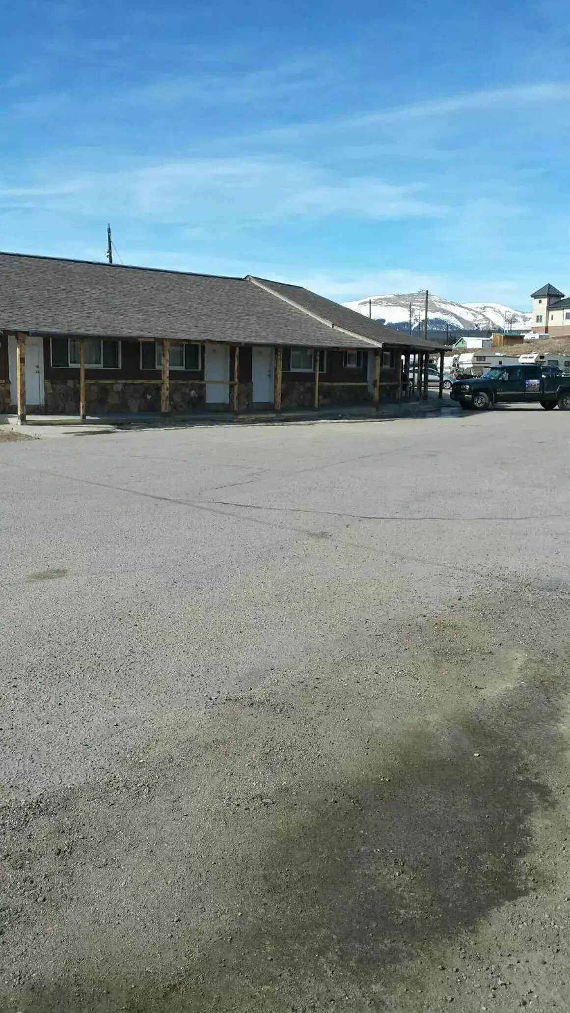 Property Building in Western Inn Motel & RV Park