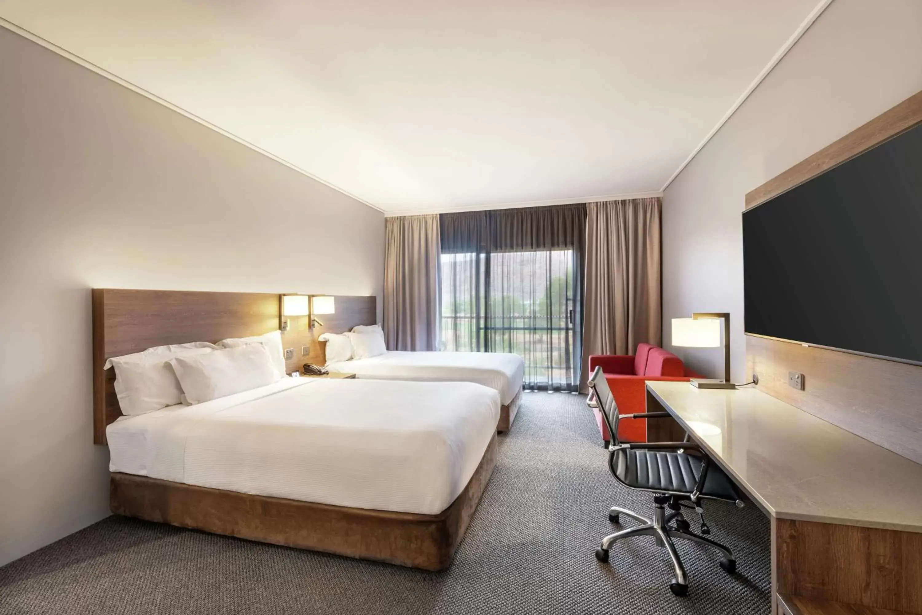 Bed, TV/Entertainment Center in DoubleTree By Hilton Alice Springs