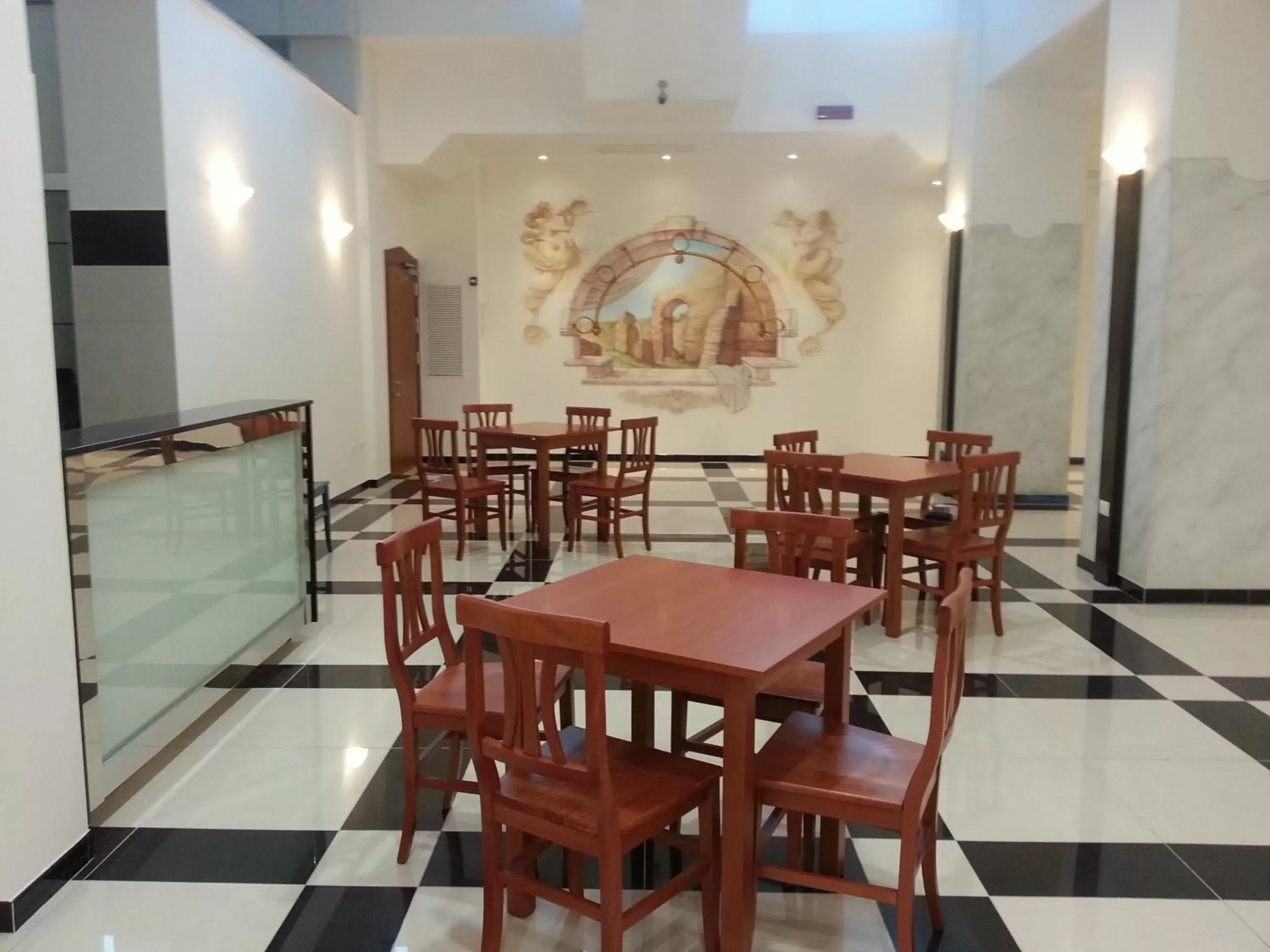 Business facilities, Restaurant/Places to Eat in Serpa Hotel