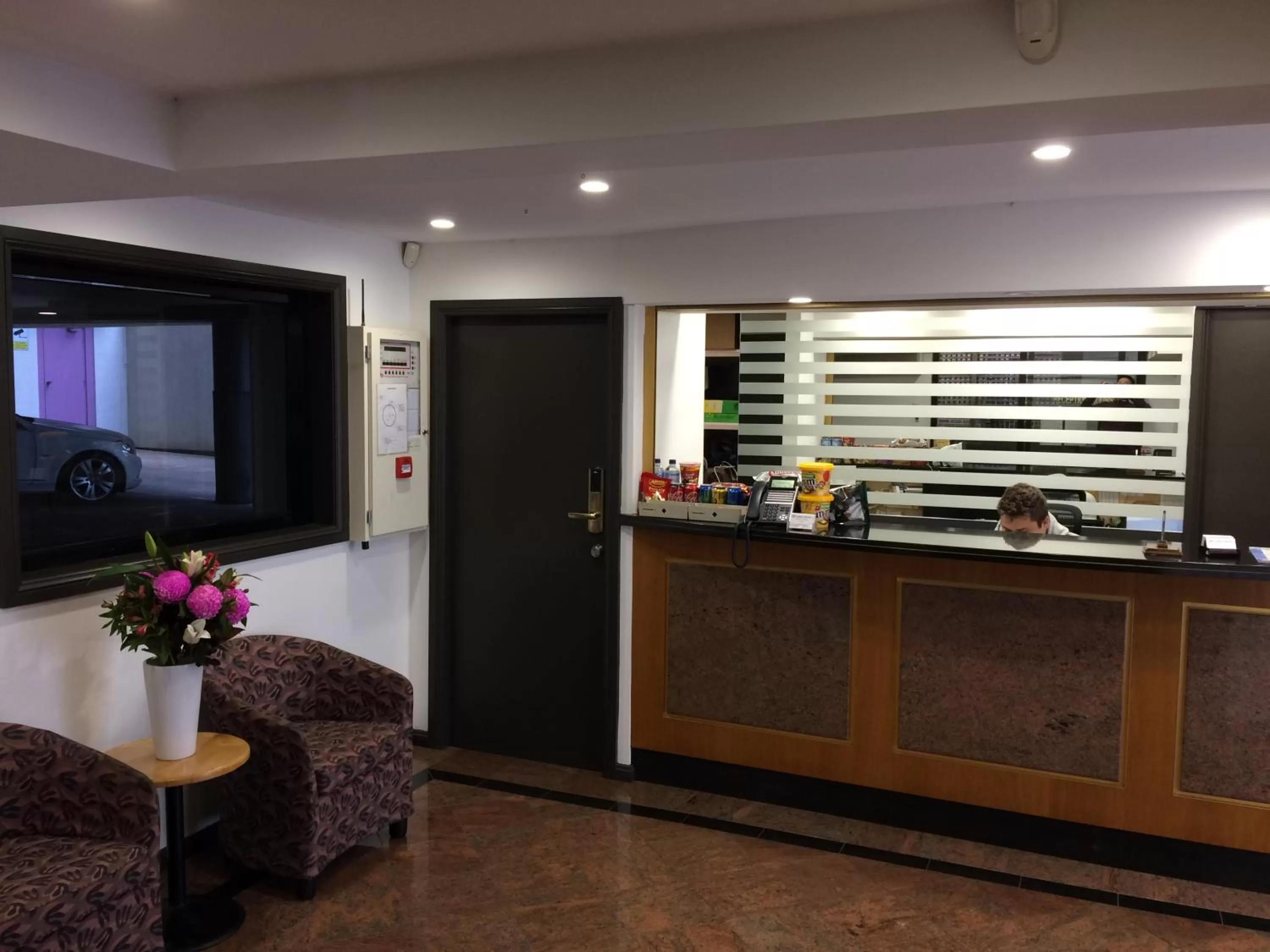 Lobby or reception in Edgecliff Lodge Motel