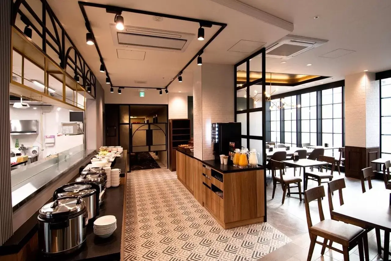 Restaurant/Places to Eat in Kobe Plaza Hotel West