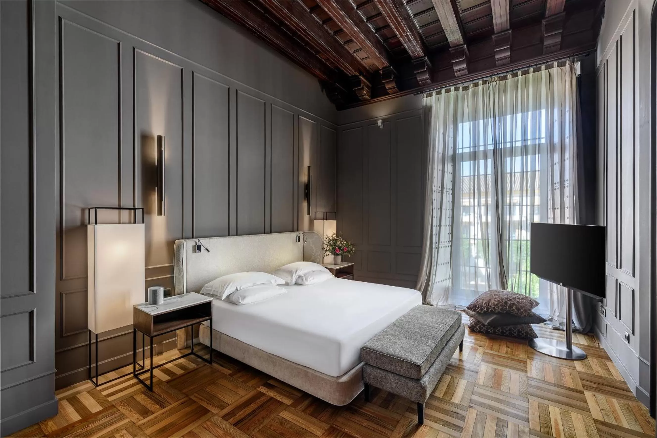 Bed in CoolRooms Palacio Villapanés 5 GL