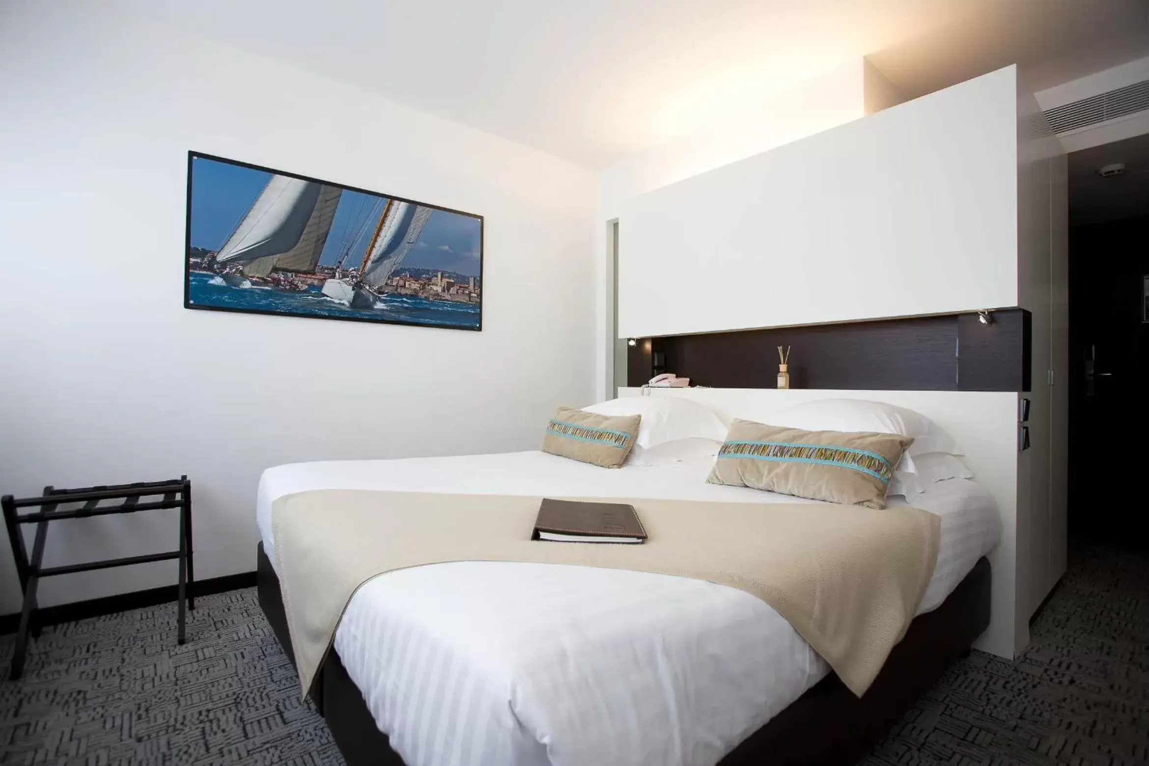 Bedroom, Bed in Royal Antibes - Luxury Hotel, Résidence, Beach & Spa