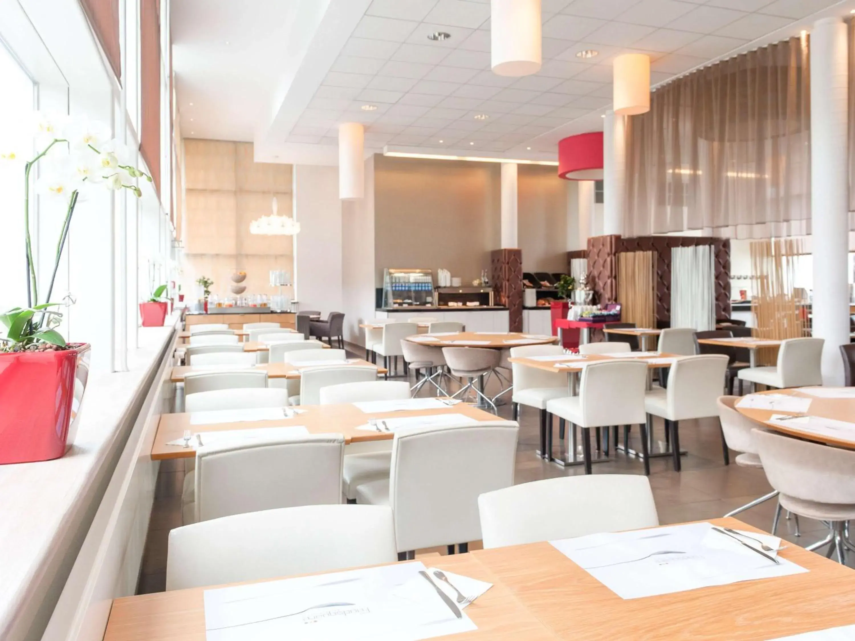 Restaurant/Places to Eat in Novotel Brugge Centrum