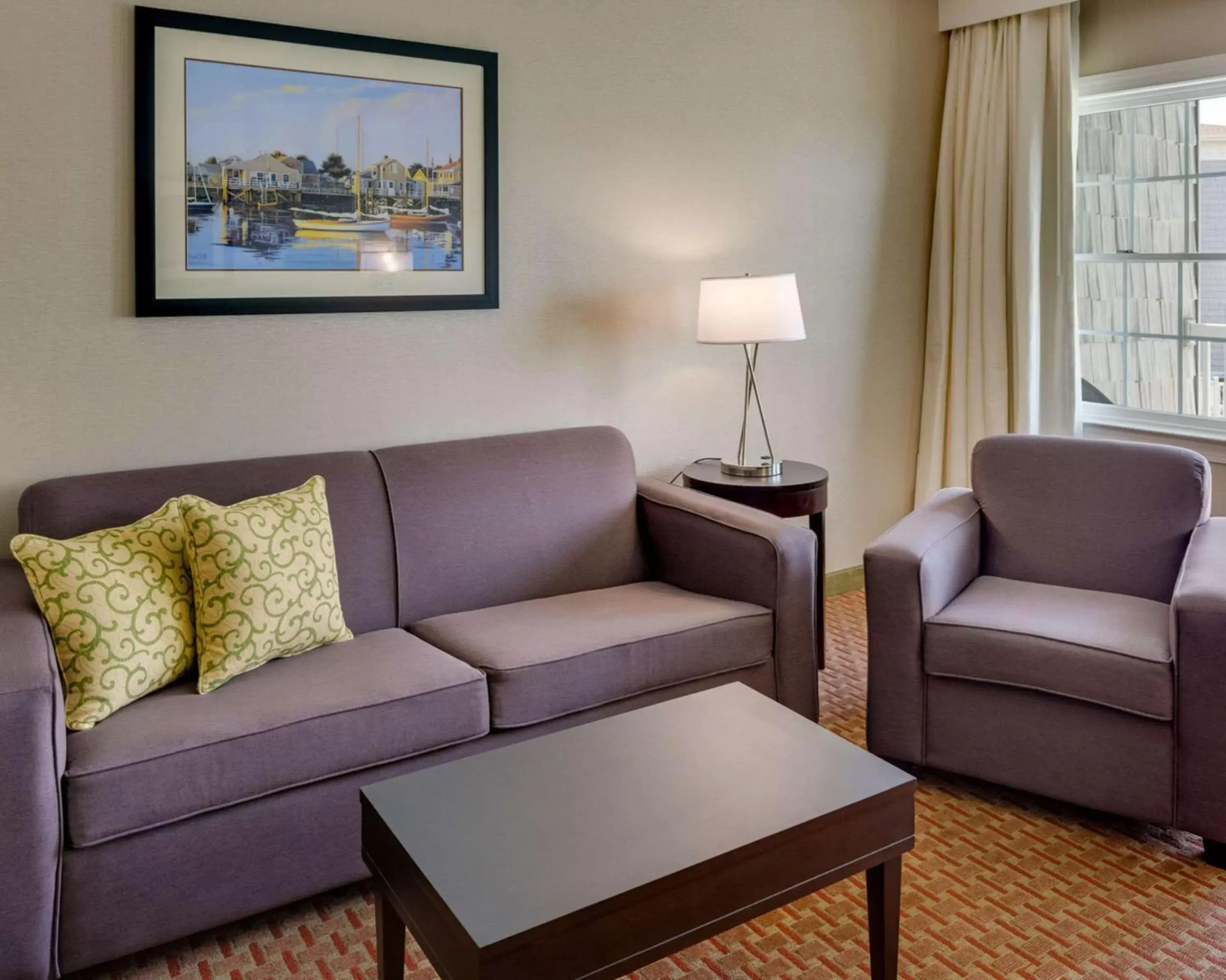 Living room, Seating Area in Comfort Suites Chincoteague Island Bayfront Resort