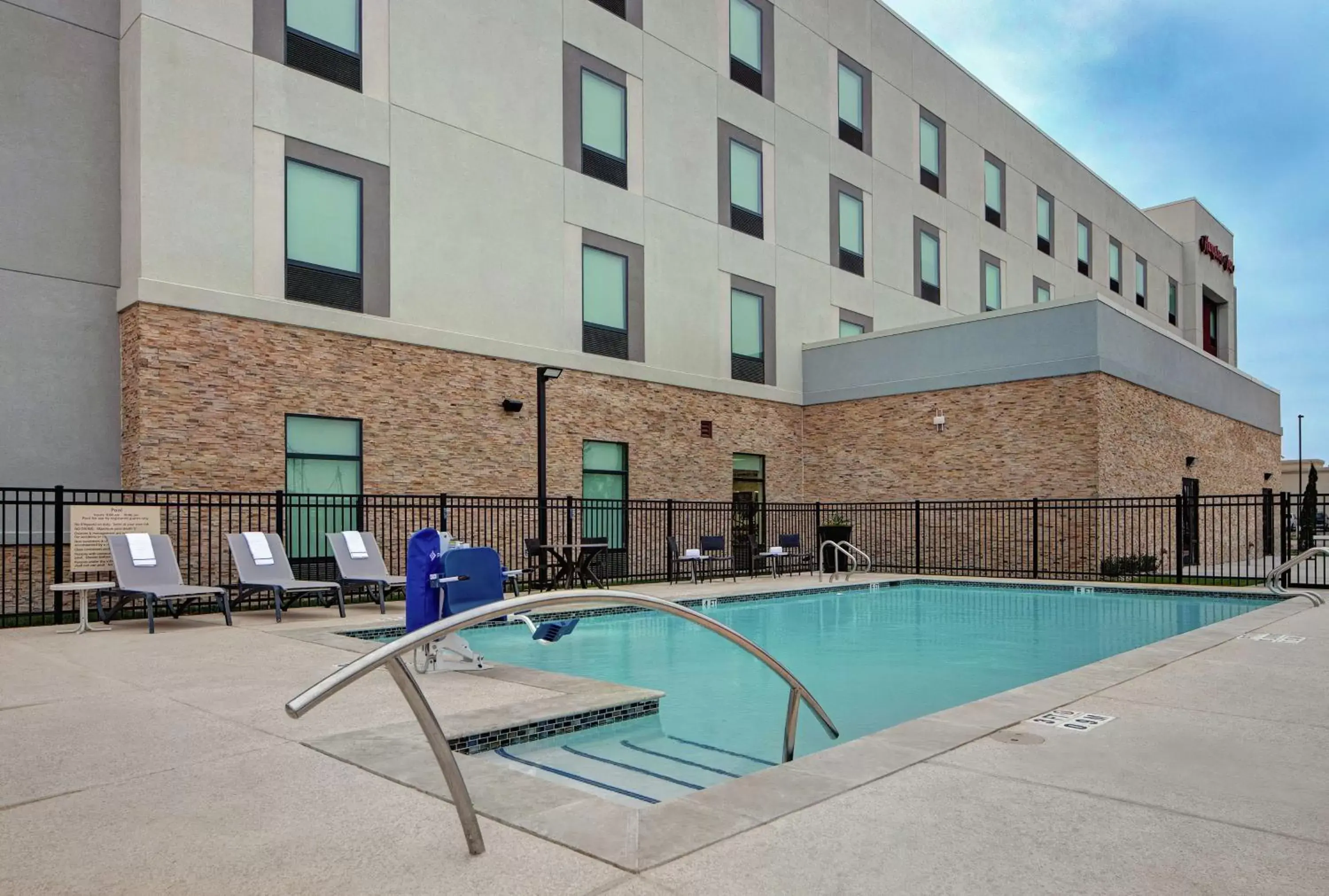 Pool view, Swimming Pool in Hampton Inn Weslaco