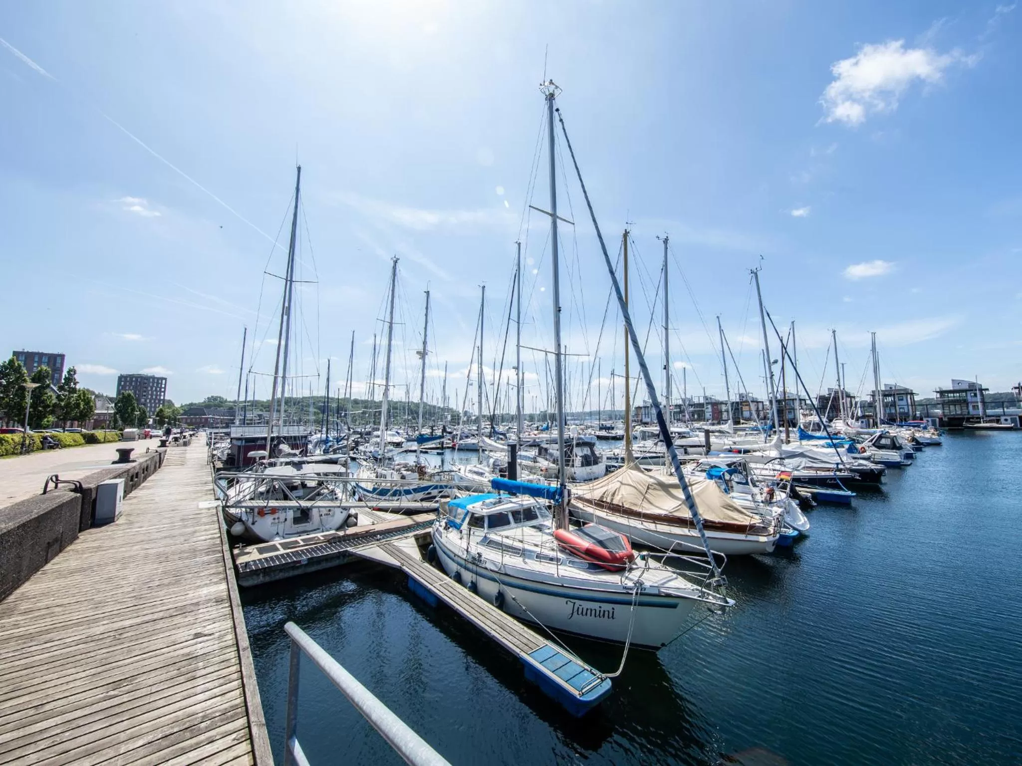 Property building in Das James