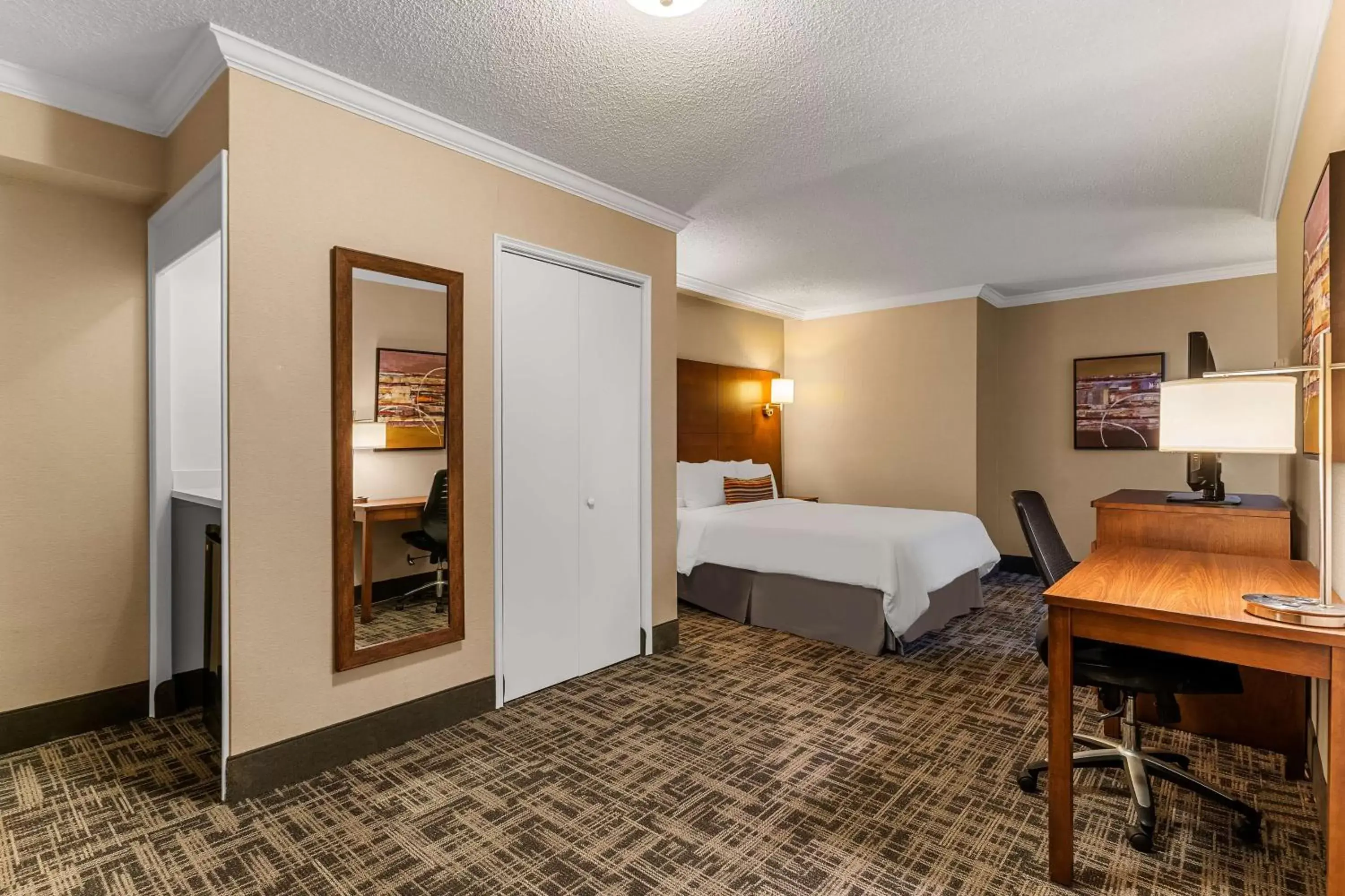 Bedroom, Bed in Best Western Ville-Marie Hotel & Suites