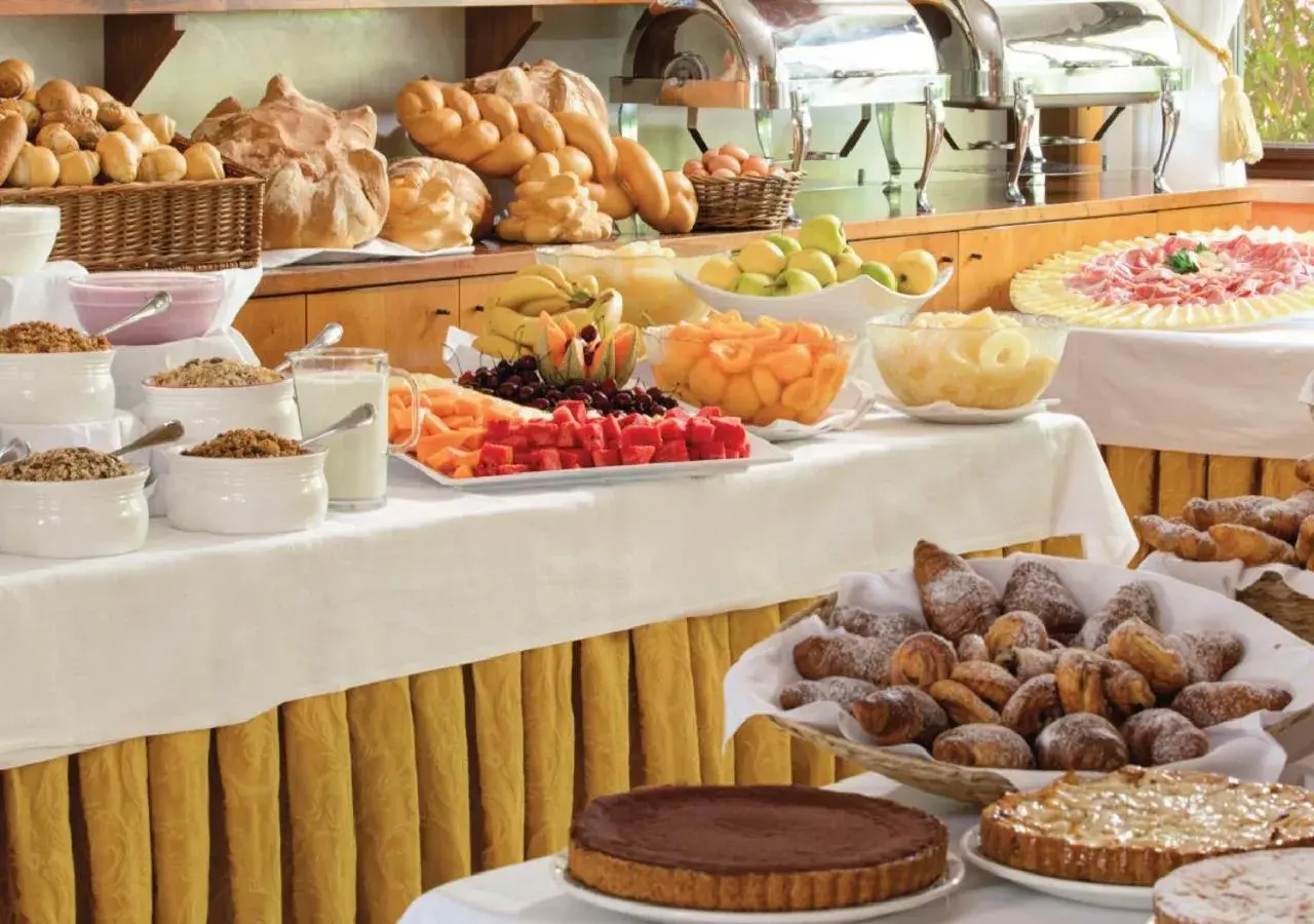 Breakfast, Food in Poiano Garda Resort Hotel