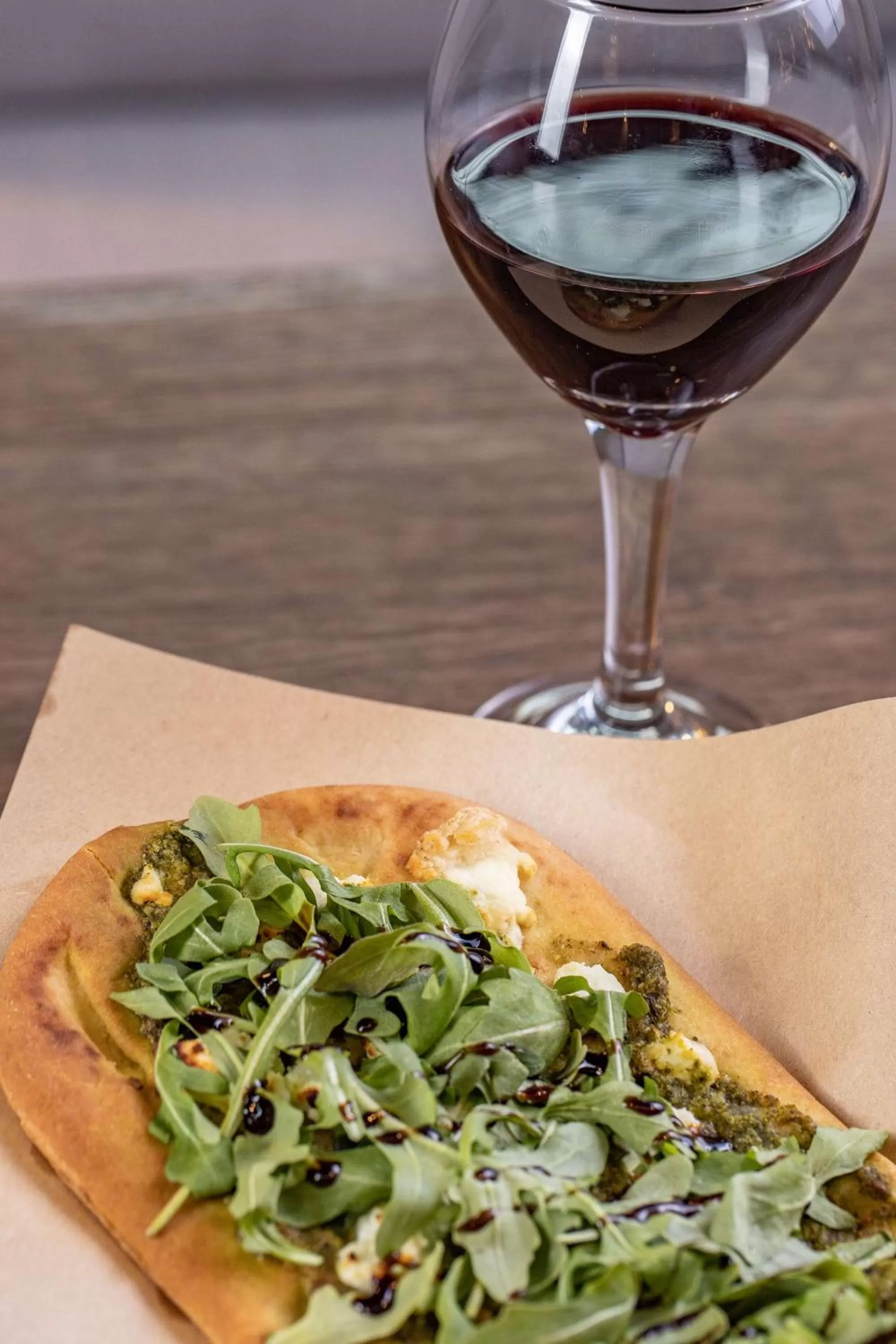 Restaurant/places to eat in Hilton Suites Brentwood