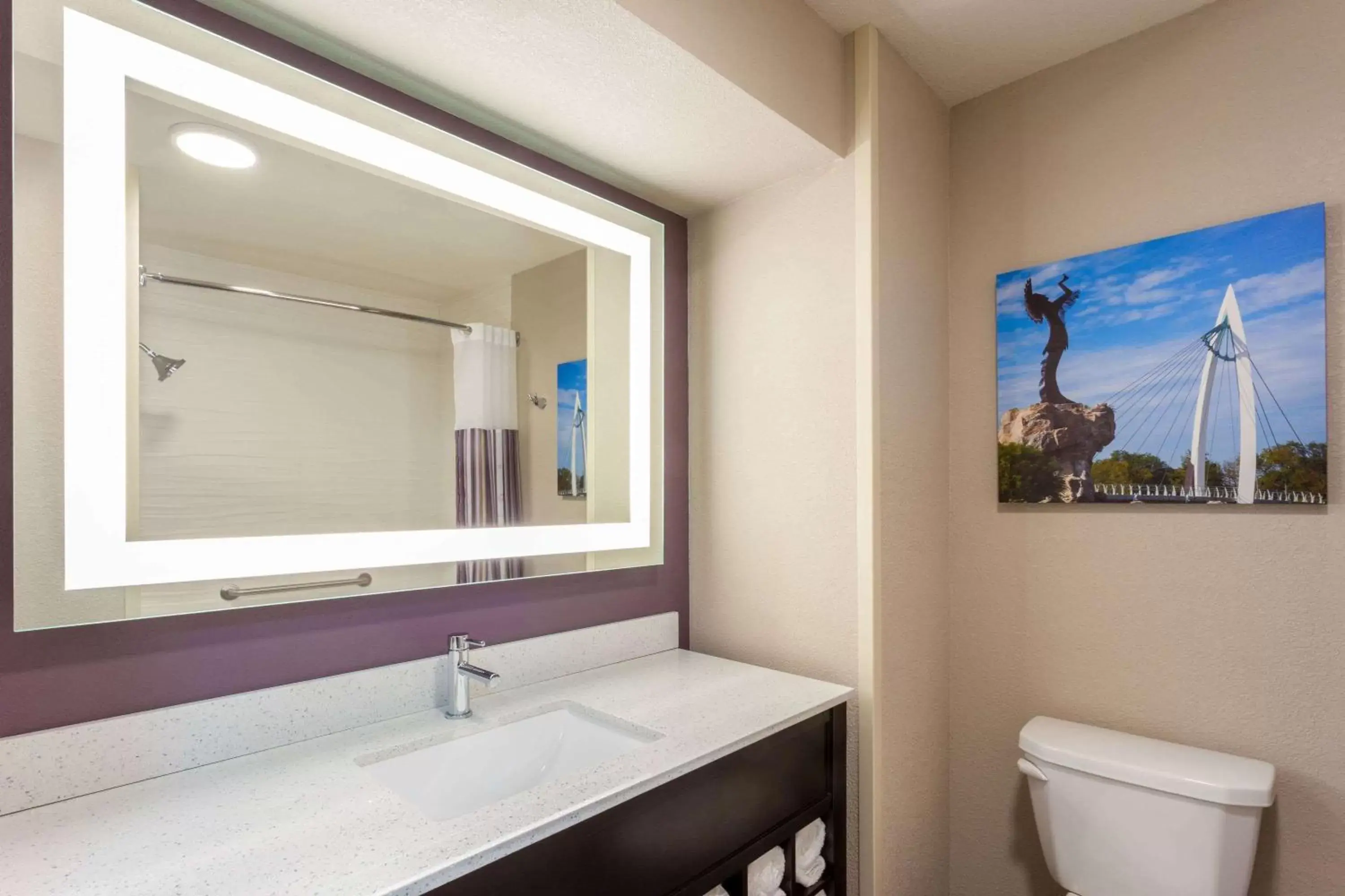 Bathroom in La Quinta by Wyndham Wichita Airport