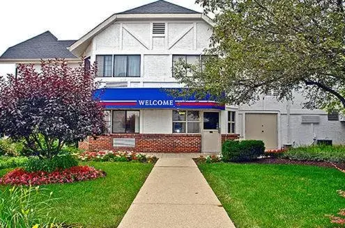 Property Building in Motel 6-Palatine, IL - Chicago Northwest