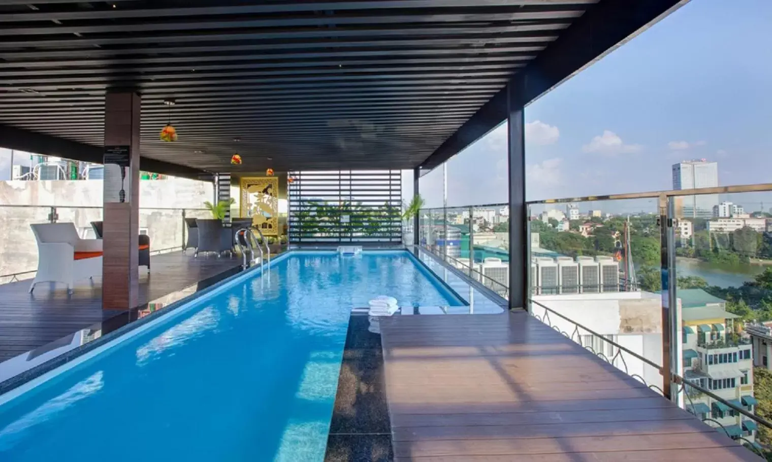 Swimming Pool in Golden Lotus Luxury Hotel