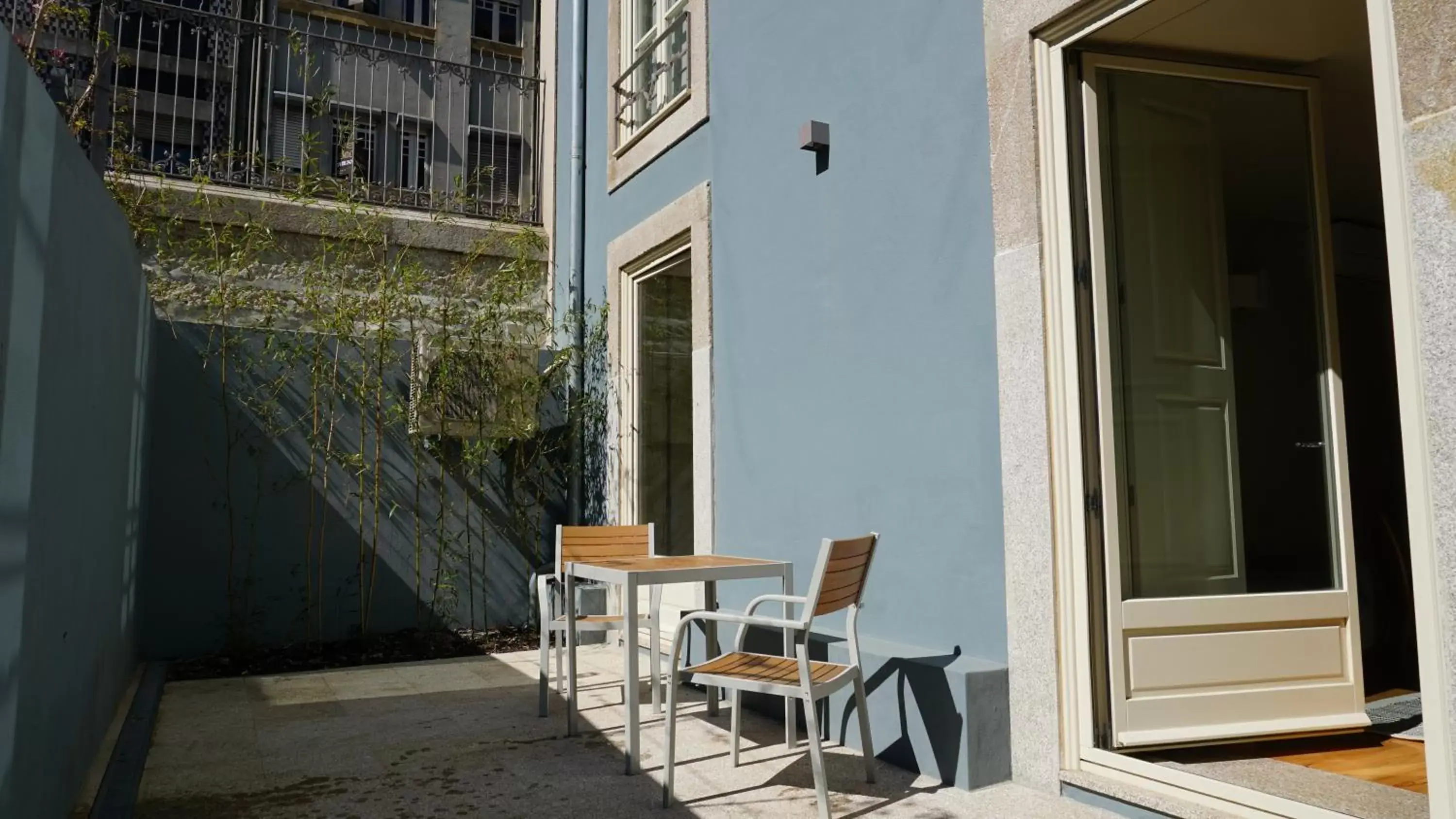 Patio in Aparthotel Oporto Palace