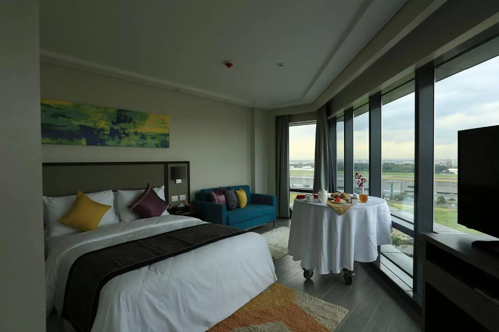 Bedroom in Savoy Hotel Manila