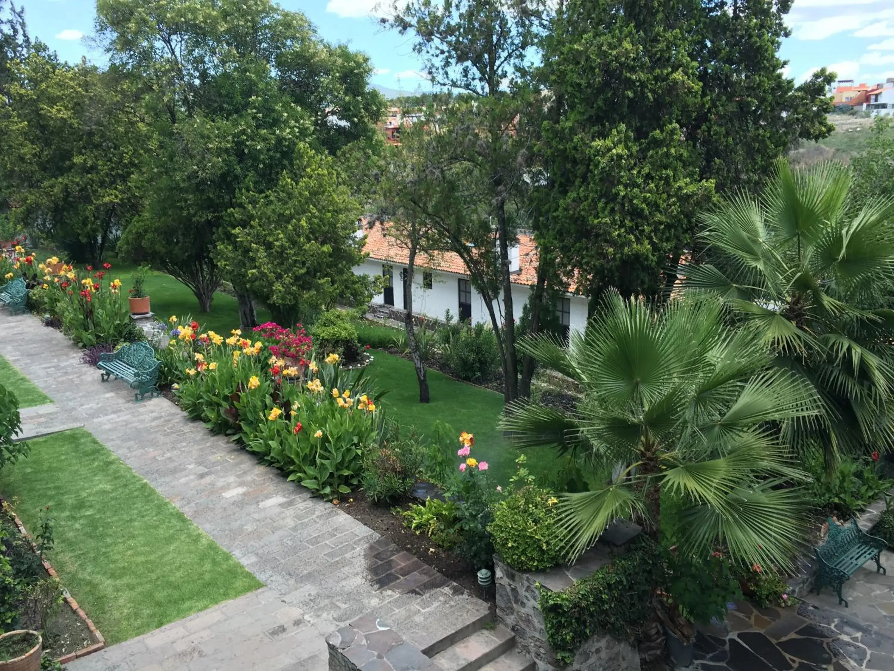 Garden in Rancho Hotel Atascadero