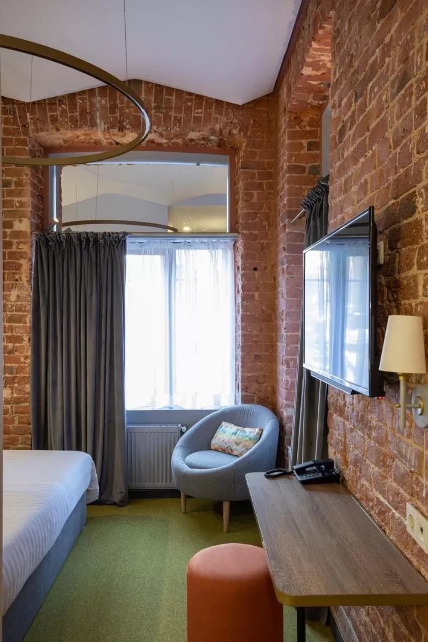 Bed in Four Rooms City