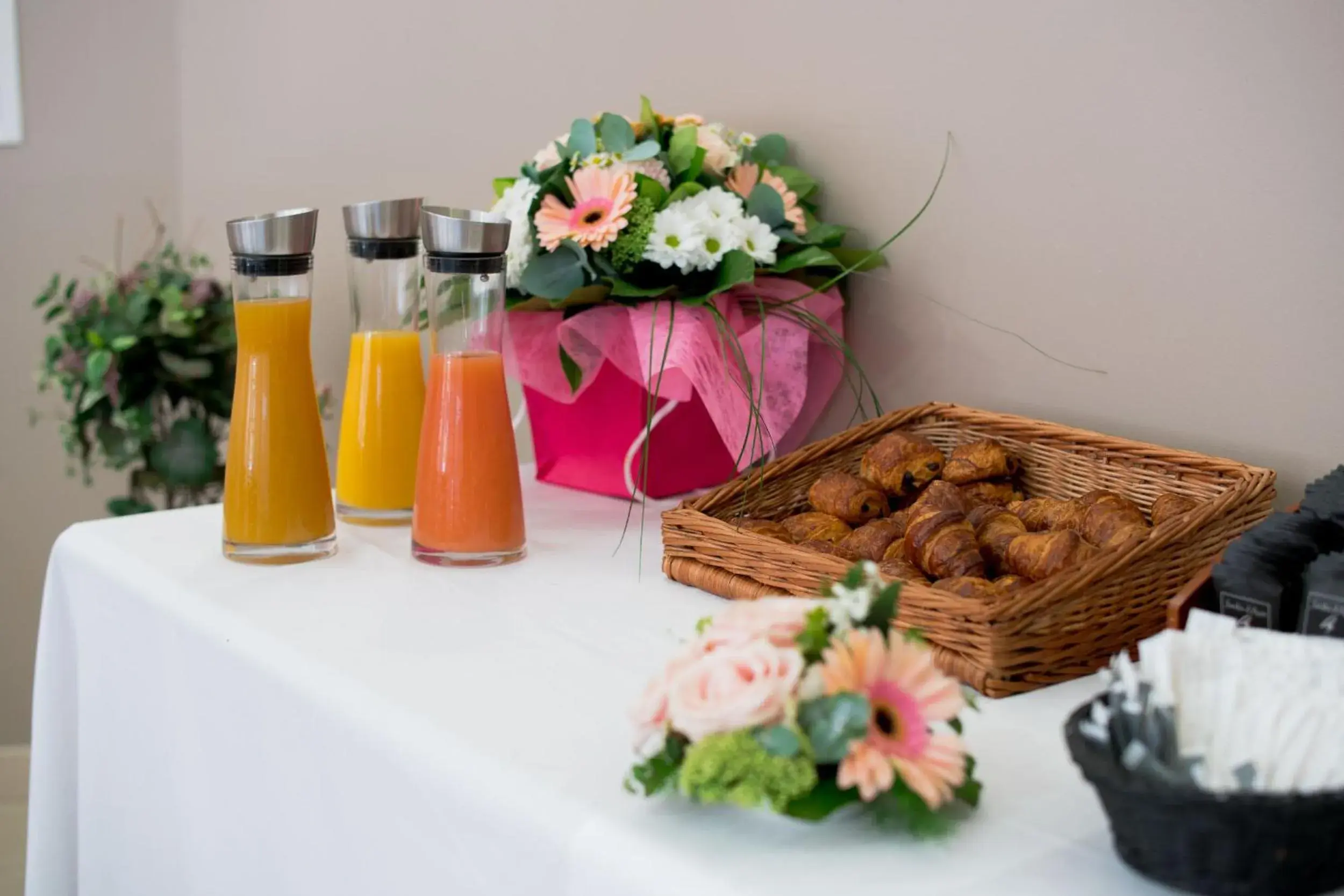 Food and drinks, Breakfast in Hôtel Ariane