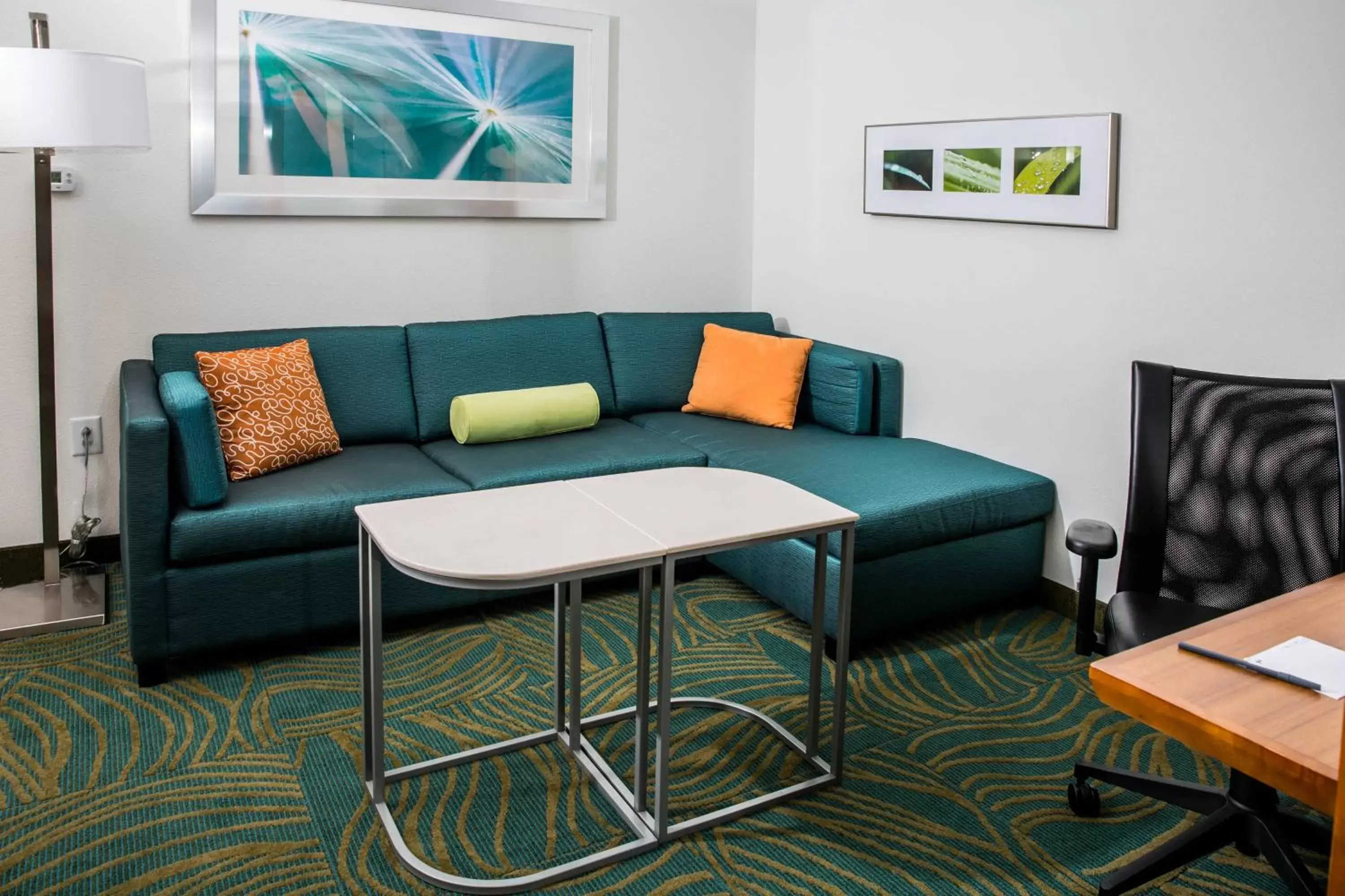 Living room, Seating Area in SpringHill Suites by Marriott Charleston Mount Pleasant