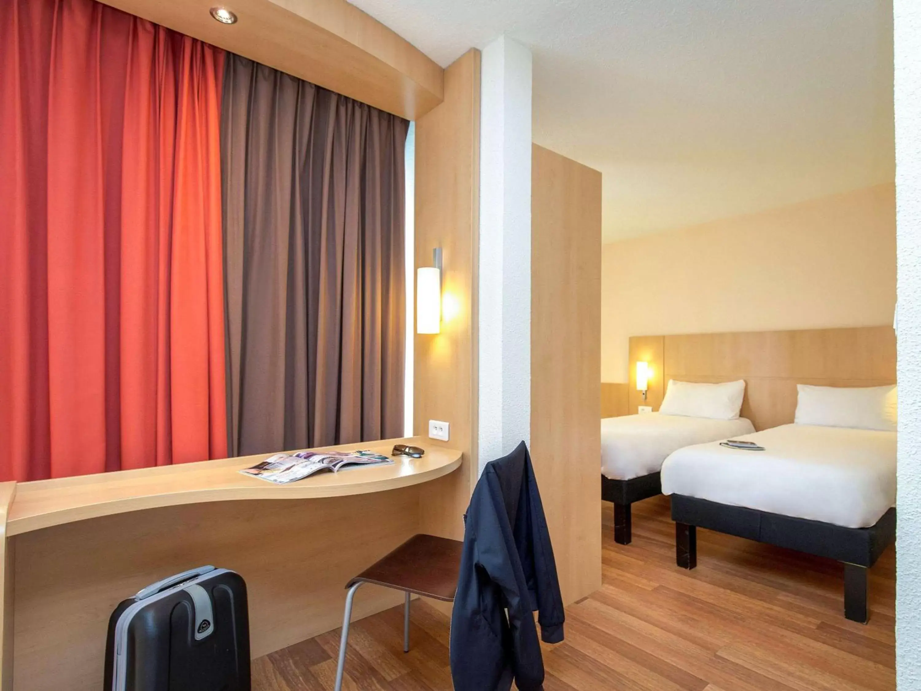 Photo of the whole room, Bed in Ibis Cavaillon Portes du Luberon