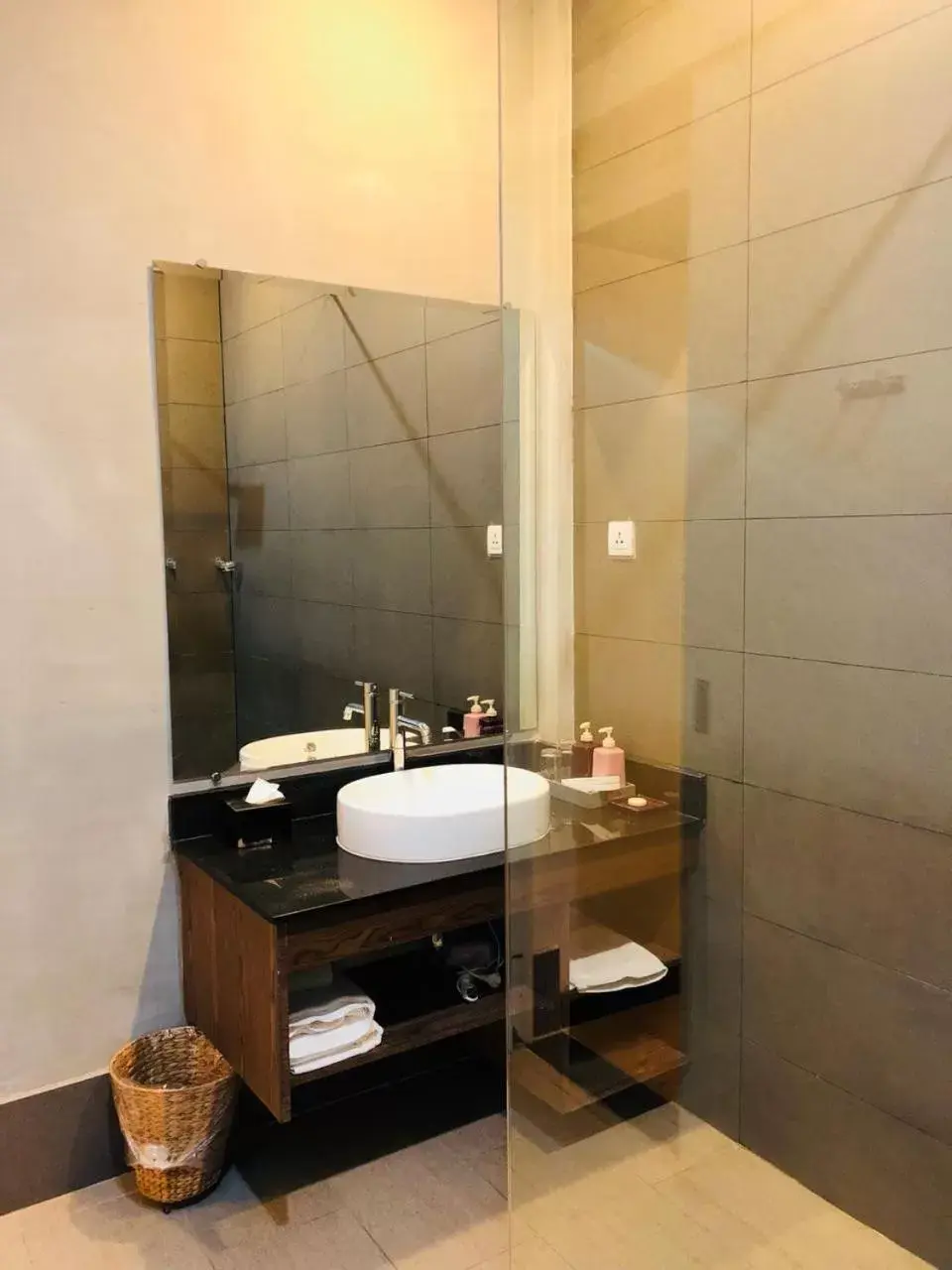 Bathroom in Asiban Quay Boutique Hotel