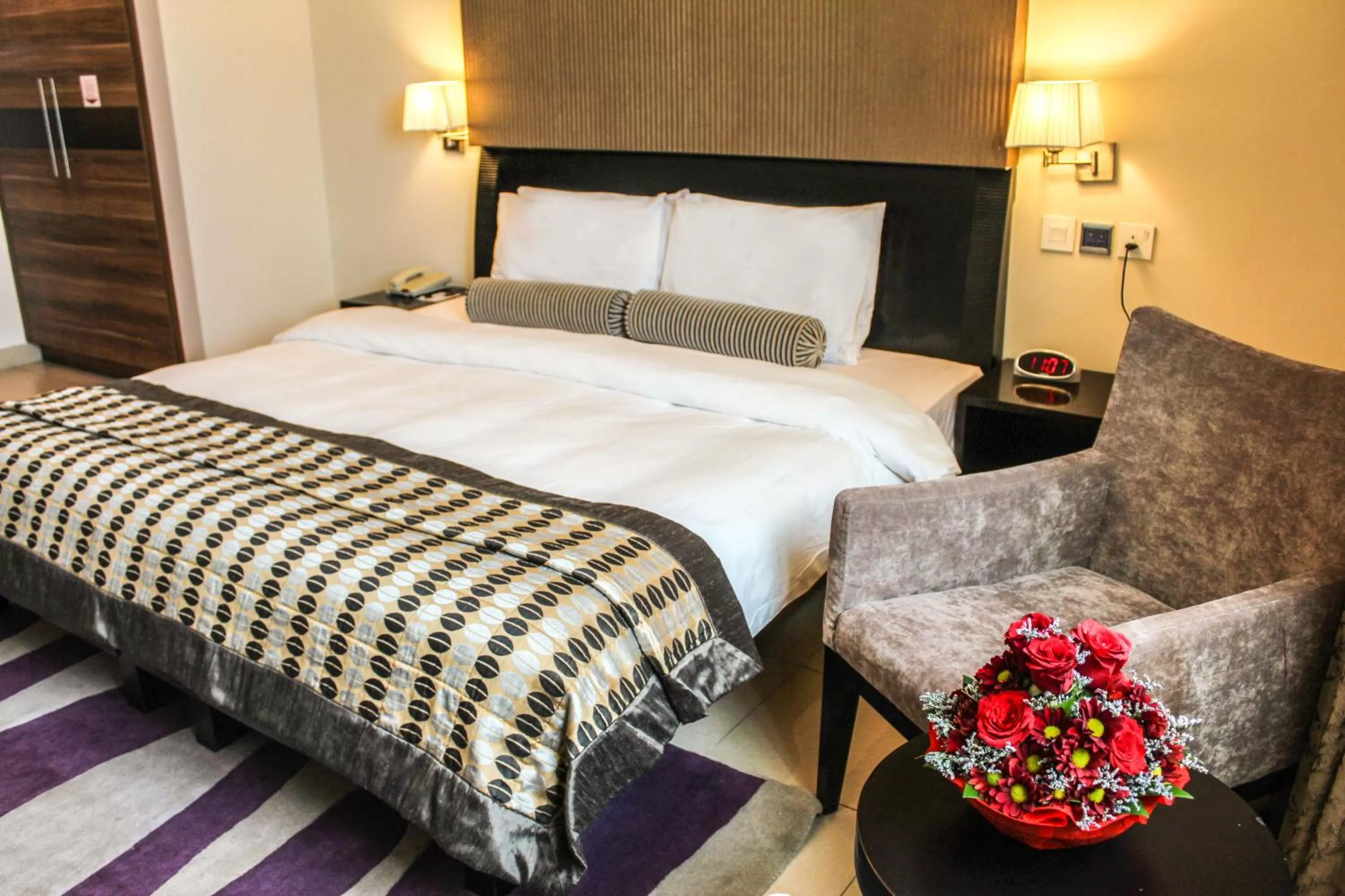 Bedroom, Bed in Dunes Hotel Apartment Oud Metha, Bur Dubai