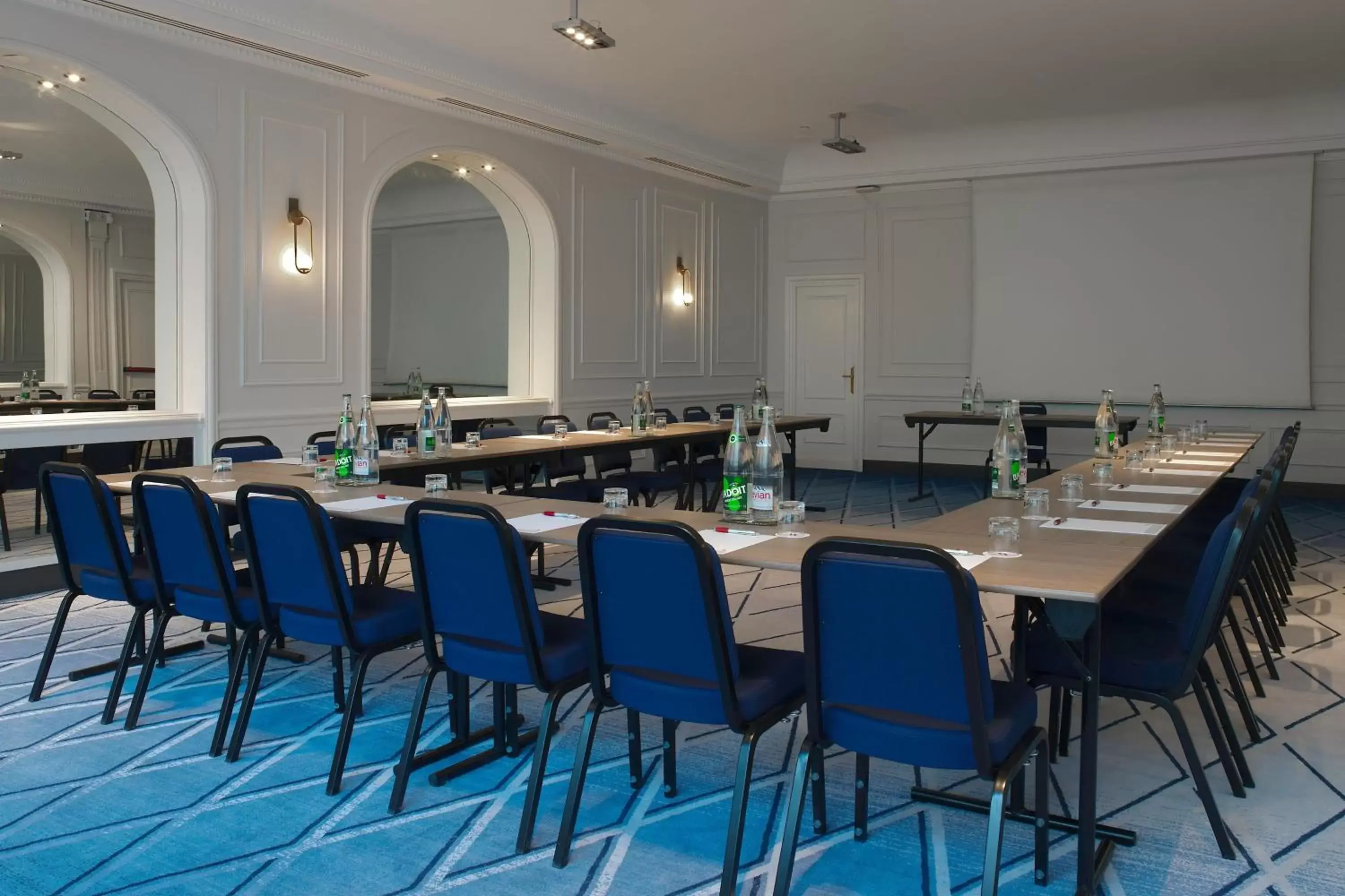 Meeting/conference room in Paris Marriott Opera Ambassador Hotel