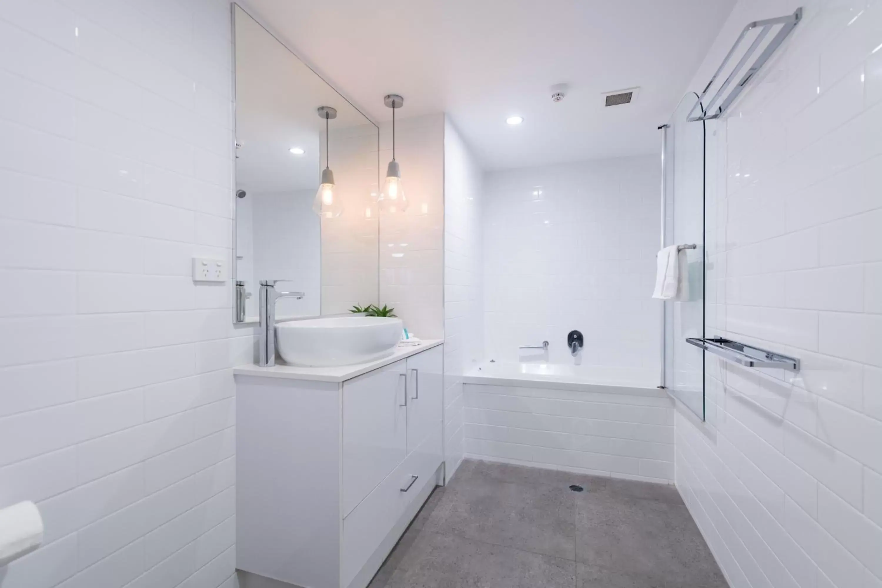 Bathroom in La Grande Apartments