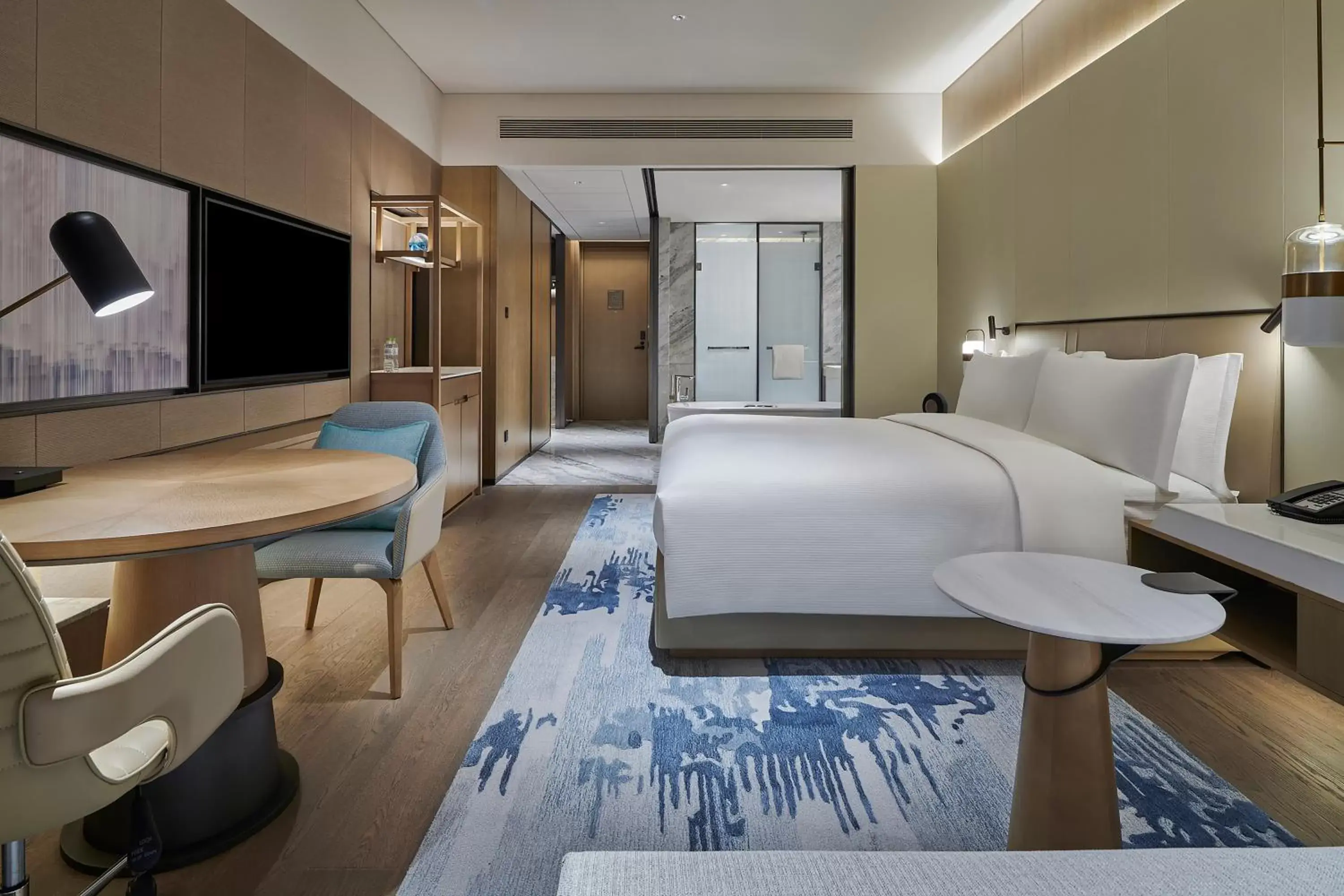 Bedroom, TV/Entertainment Center in Hilton Chongqing Liangjiang New Area