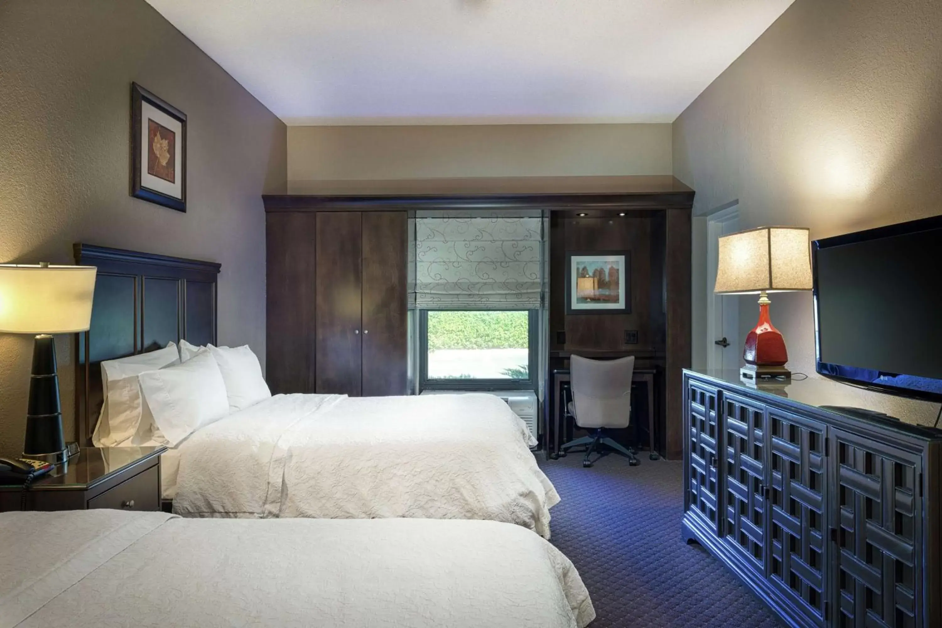 Bedroom, Bed in Hampton Inn Tuscaloosa-University