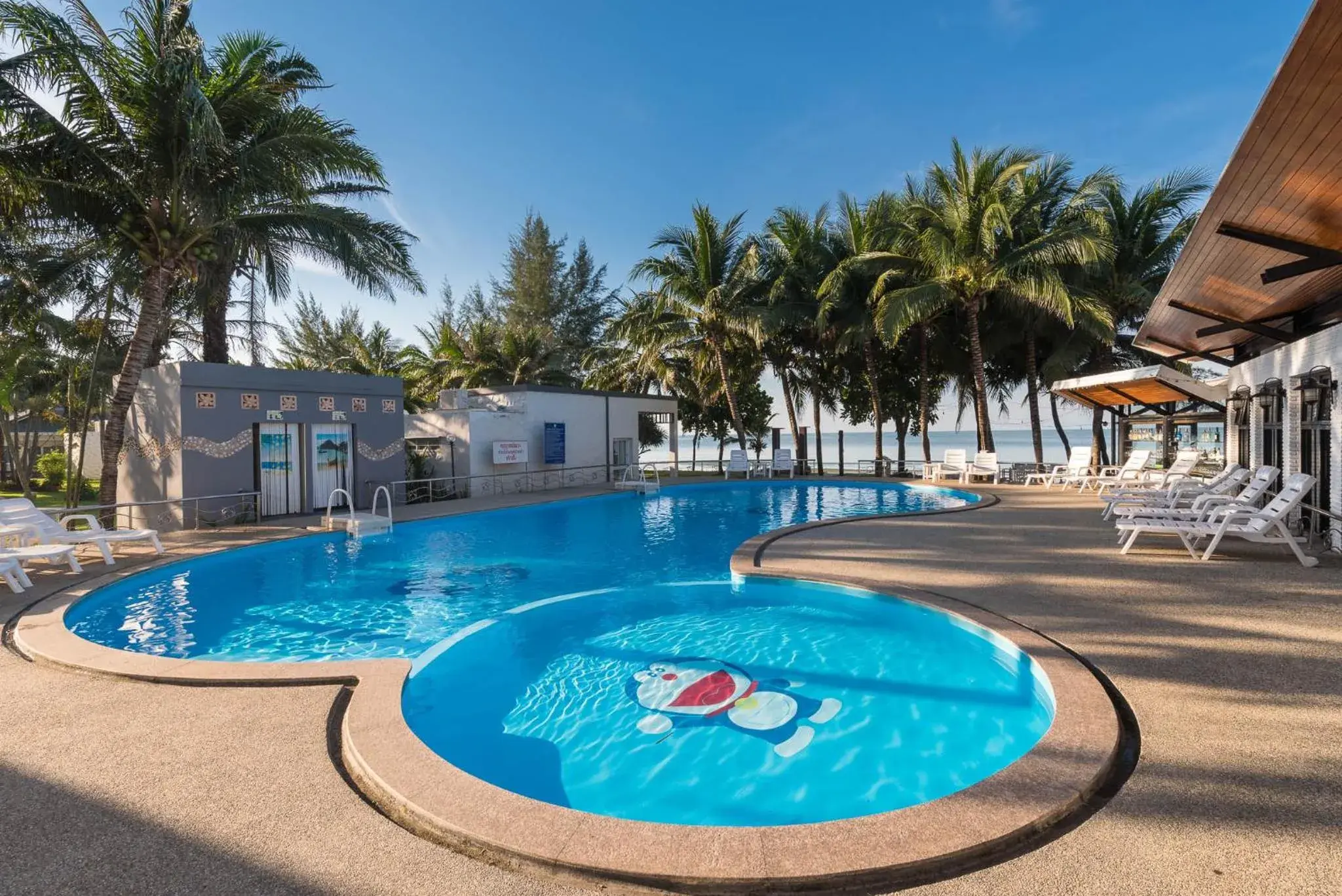, Swimming Pool in Chaolao Tosang Beach Hotel