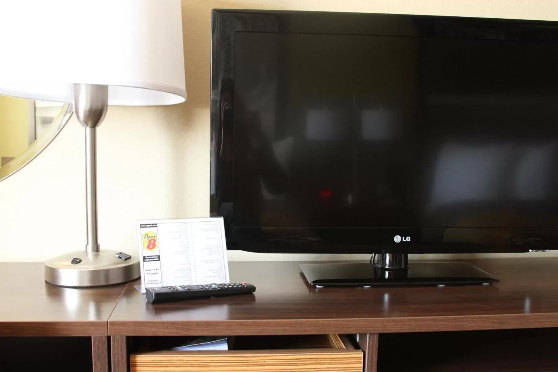 TV and multimedia, TV/Entertainment Center in Super 8 by Wyndham Montrose