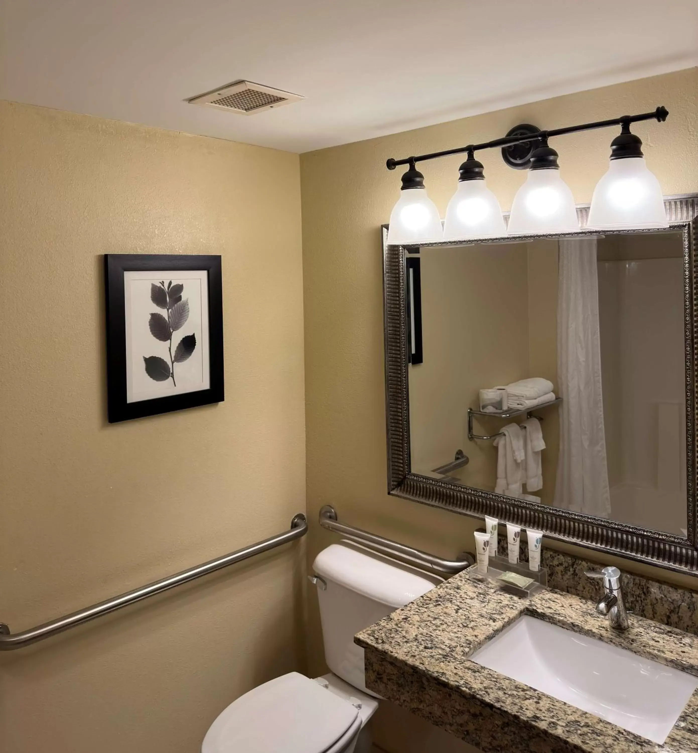 Bedroom, Bathroom in Country Inn & Suites by Radisson, Macedonia, OH