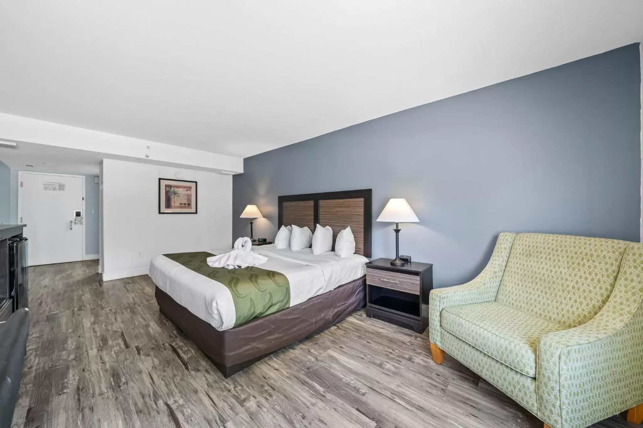 Bed in Quality Inn & Suites Near Fairgrounds & Ybor City