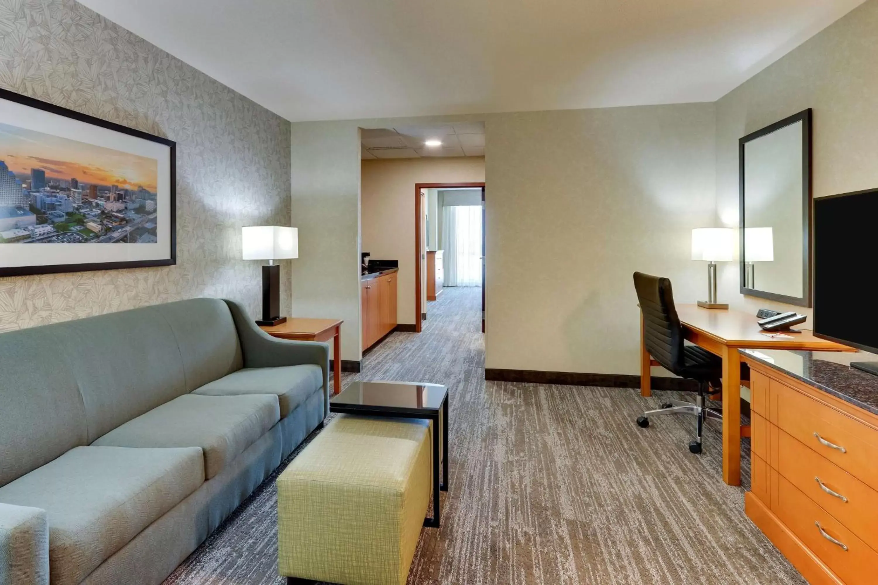 Photo of the whole room, Seating Area in Drury Inn & Suites Orlando near Universal Orlando Resort