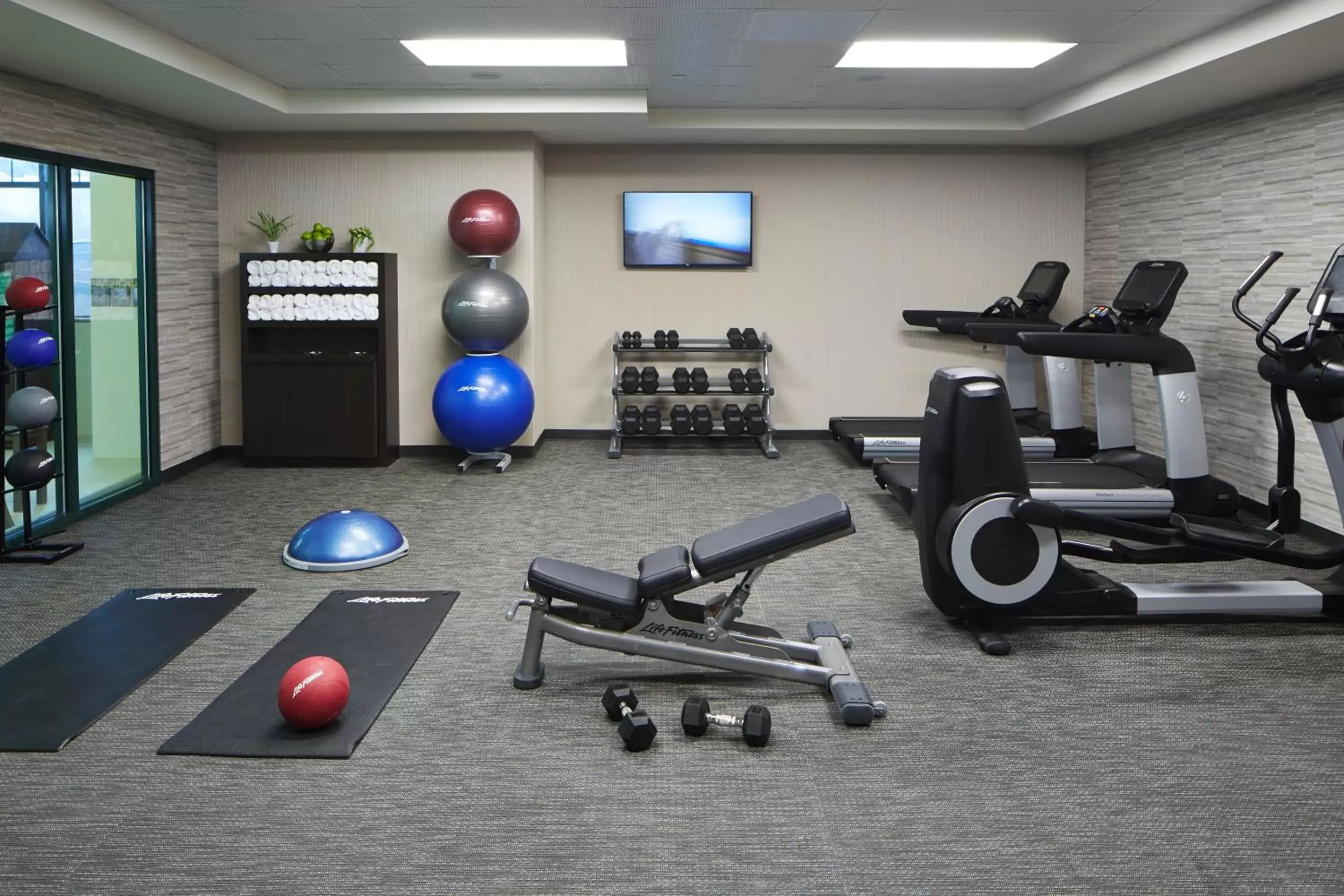 Fitness centre/facilities, Fitness Center/Facilities in Courtyard by Marriott Lake George