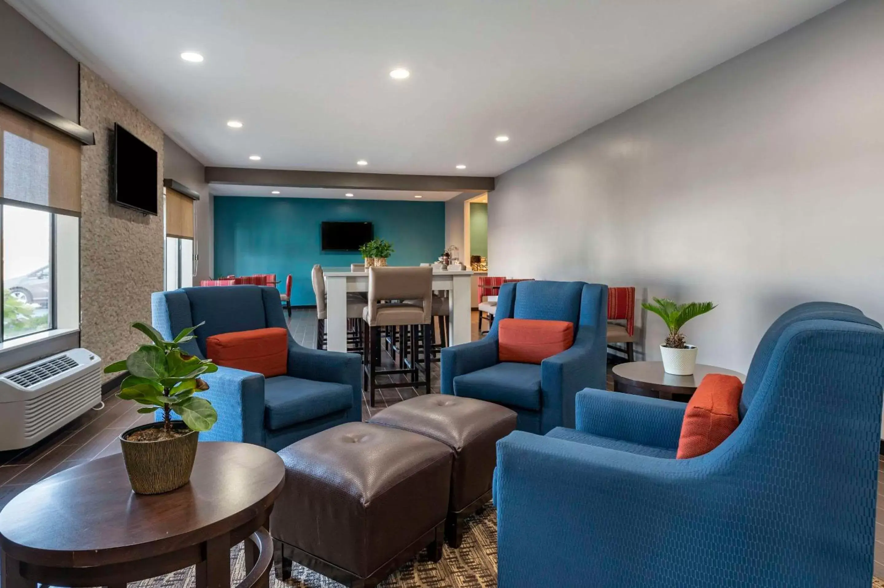 Lobby or reception, Seating Area in Comfort Inn Plainfield