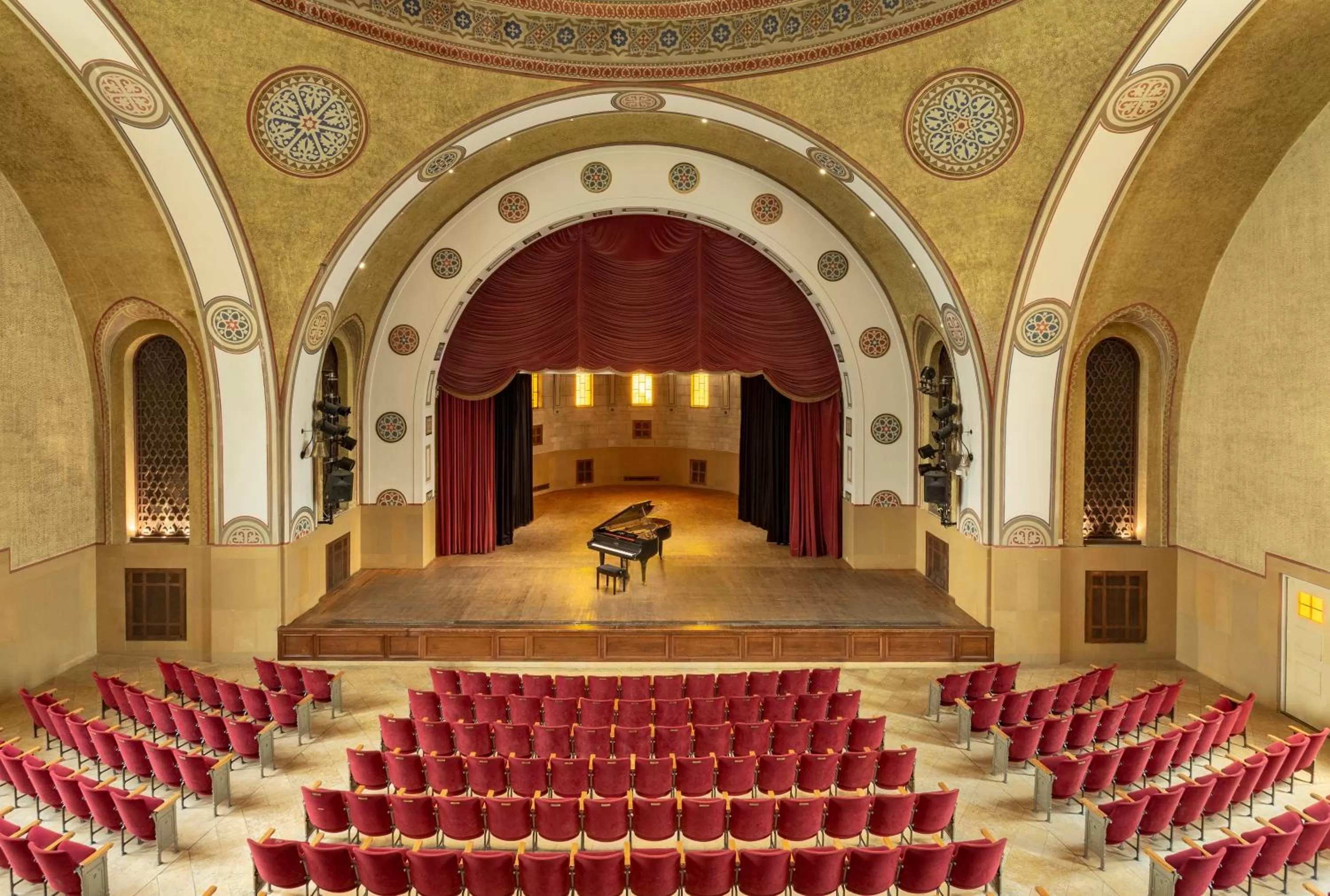 Evening entertainment in YMCA Three Arches Hotel