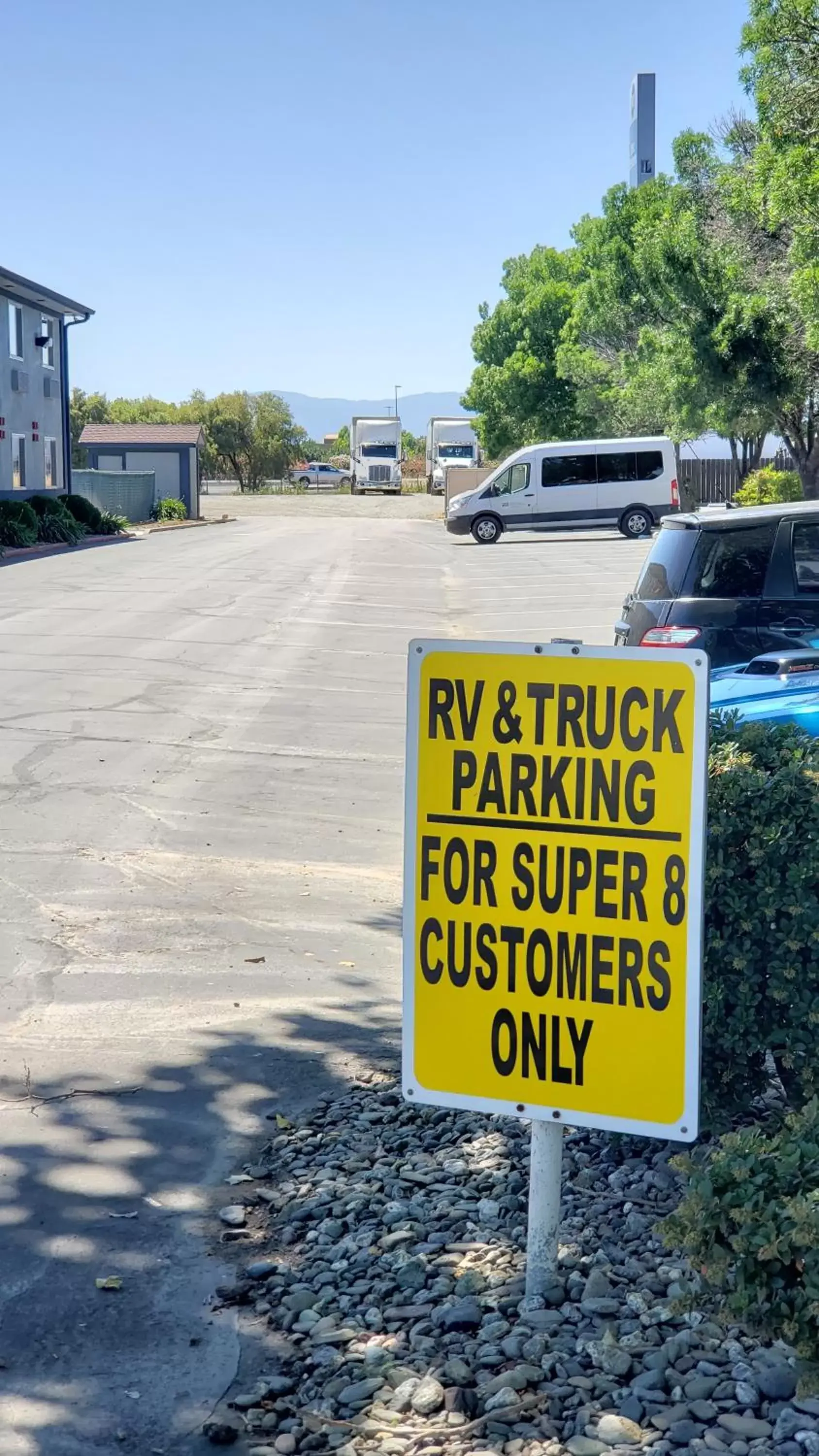 Facade/entrance in Super 8 by Wyndham Willows Facade/entrance in Super 8 by Wyndham Willows