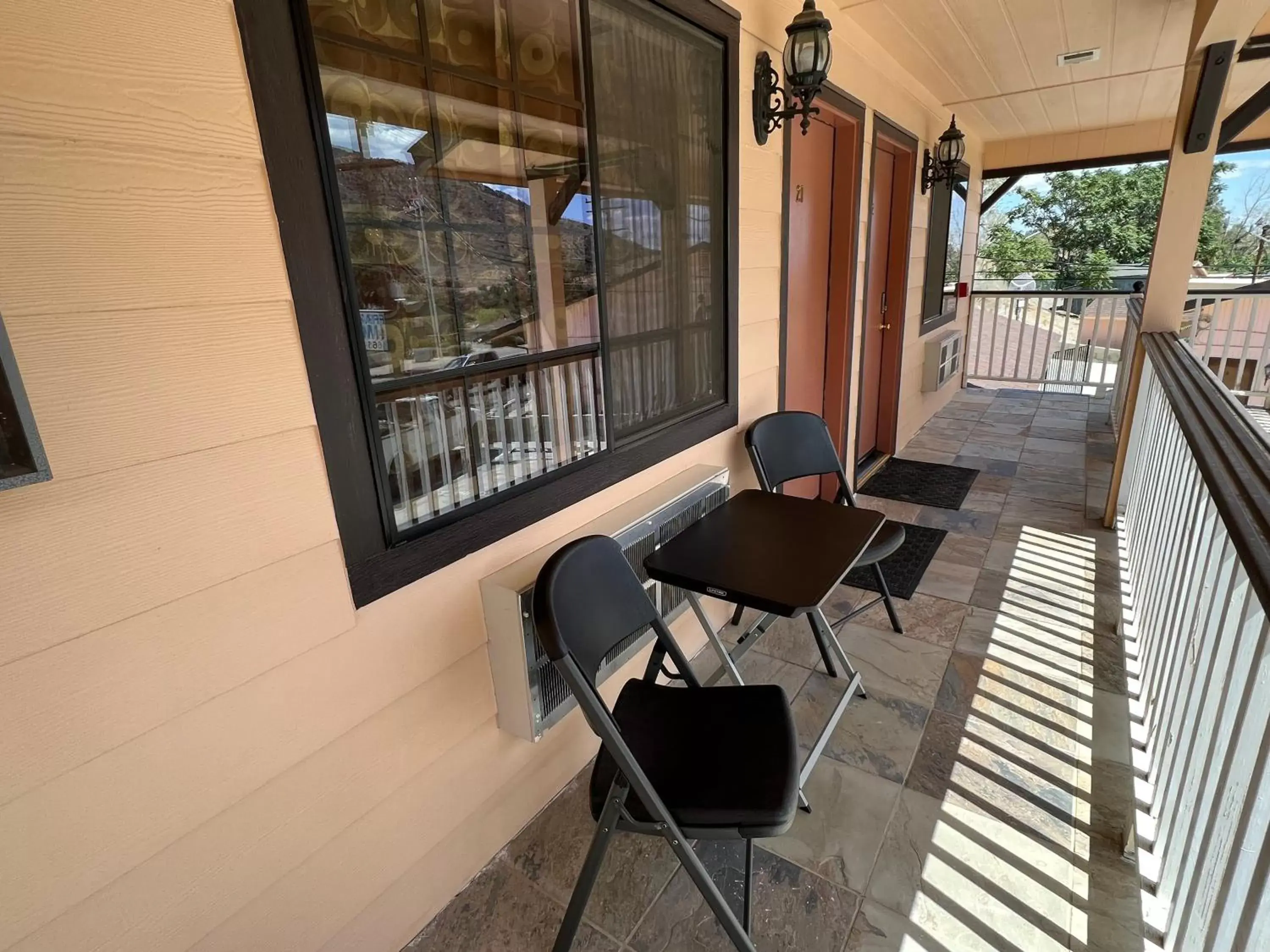 Balcony/Terrace in Frazier View Motel