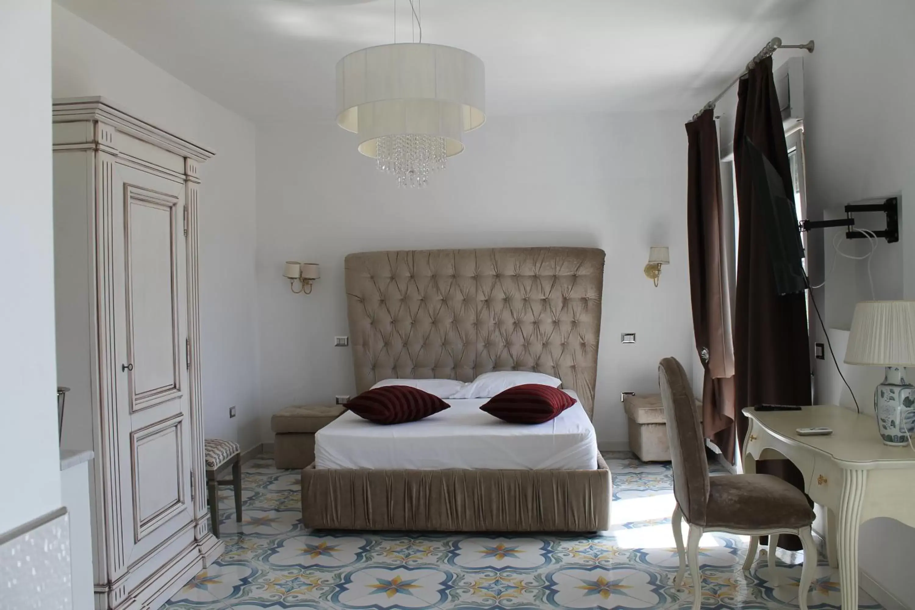 Bedroom, Bed in Villa Miramare