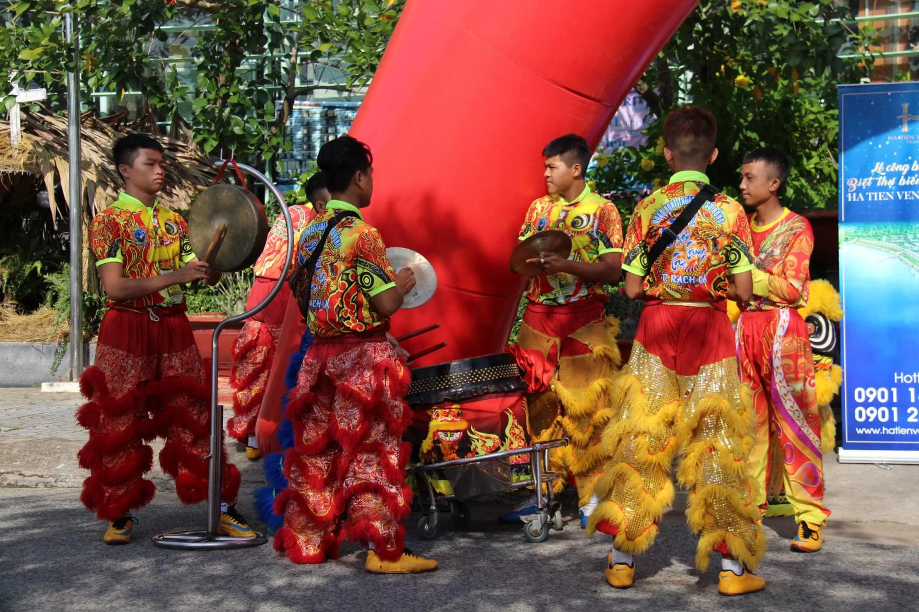 Entertainment in River Hotel