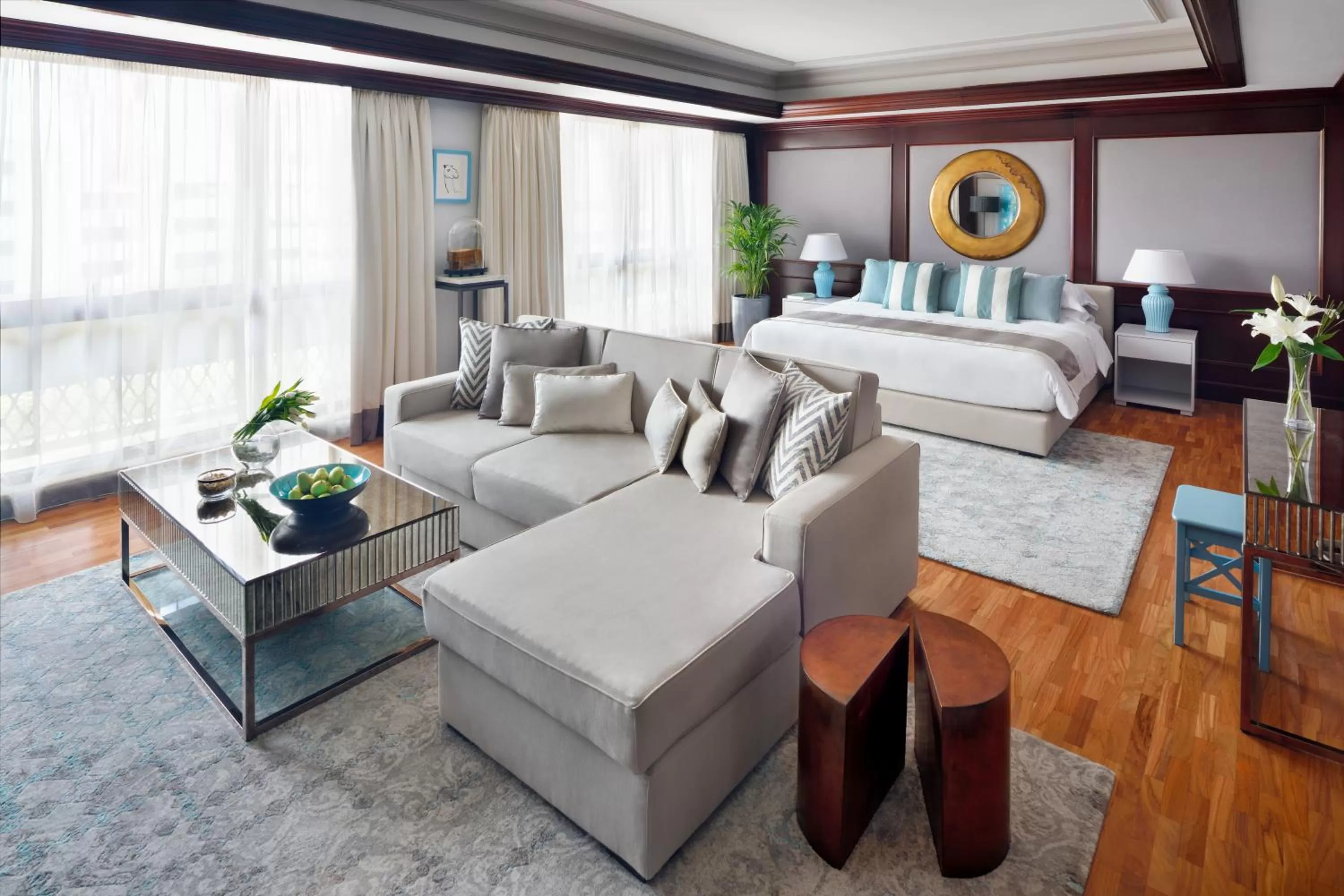 Living room, Bed in Mövenpick Hotel & Apartments Bur Dubai