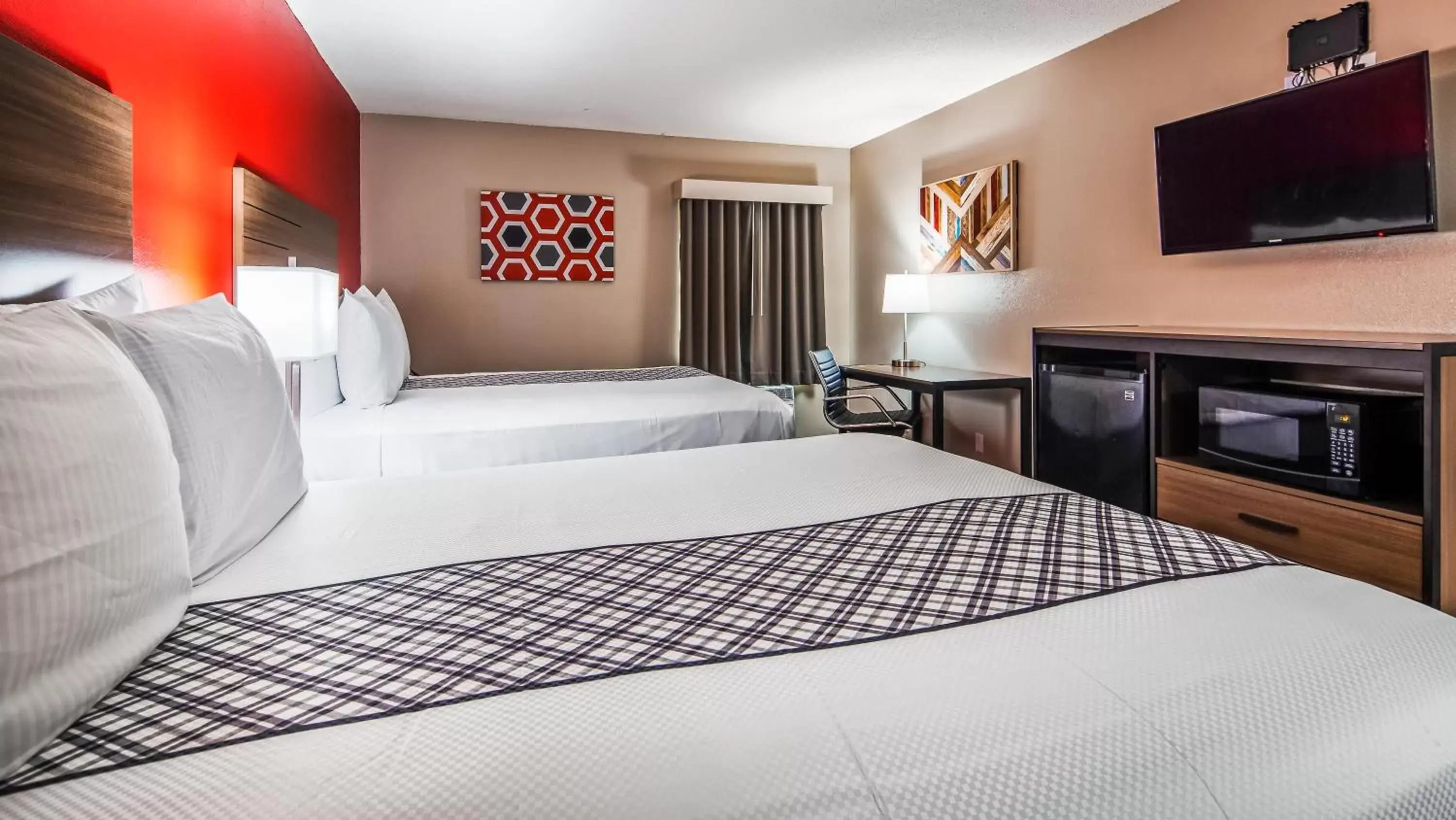 Bedroom, Bed in SureStay Hotel by Best Western Higginsville